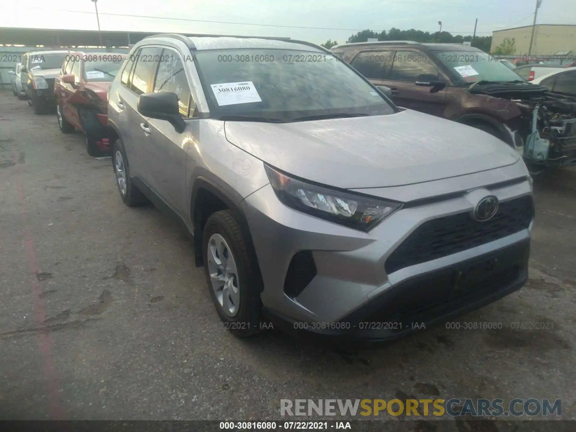 1 Photograph of a damaged car JTMH1RFV1KJ005194 TOYOTA RAV4 2019