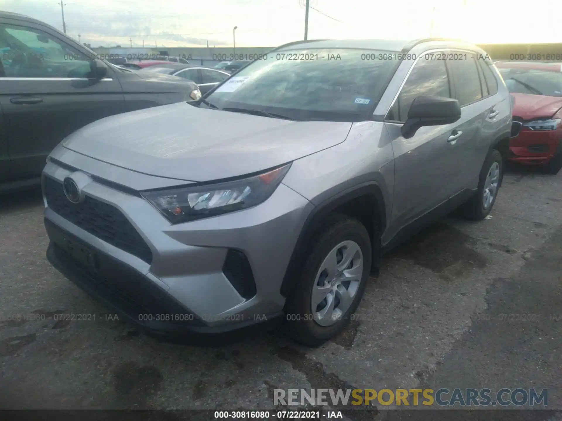 2 Photograph of a damaged car JTMH1RFV1KJ005194 TOYOTA RAV4 2019