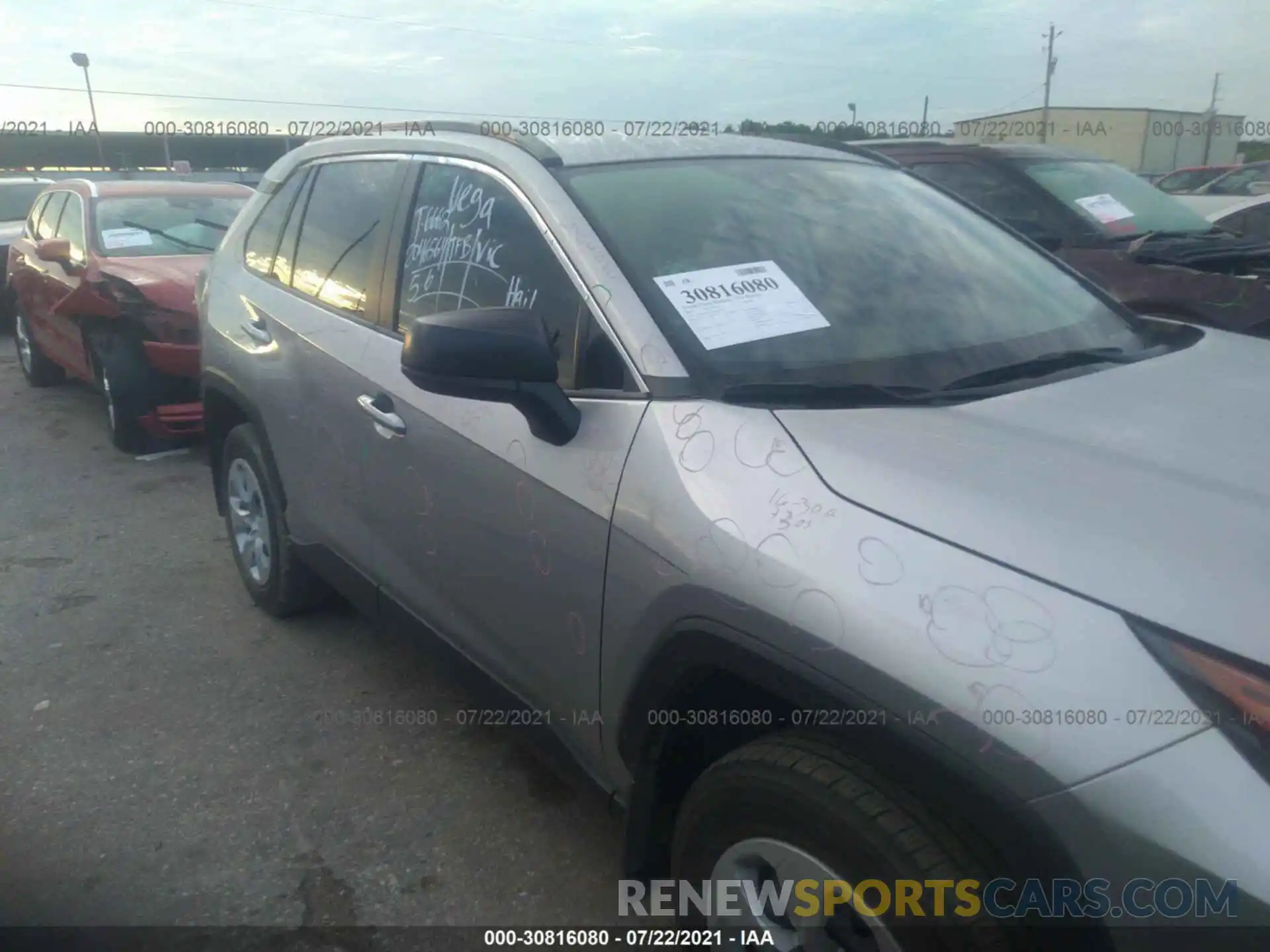 6 Photograph of a damaged car JTMH1RFV1KJ005194 TOYOTA RAV4 2019