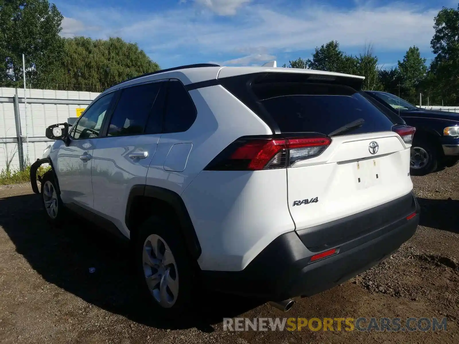 3 Photograph of a damaged car JTMH1RFV1KJ005762 TOYOTA RAV4 2019