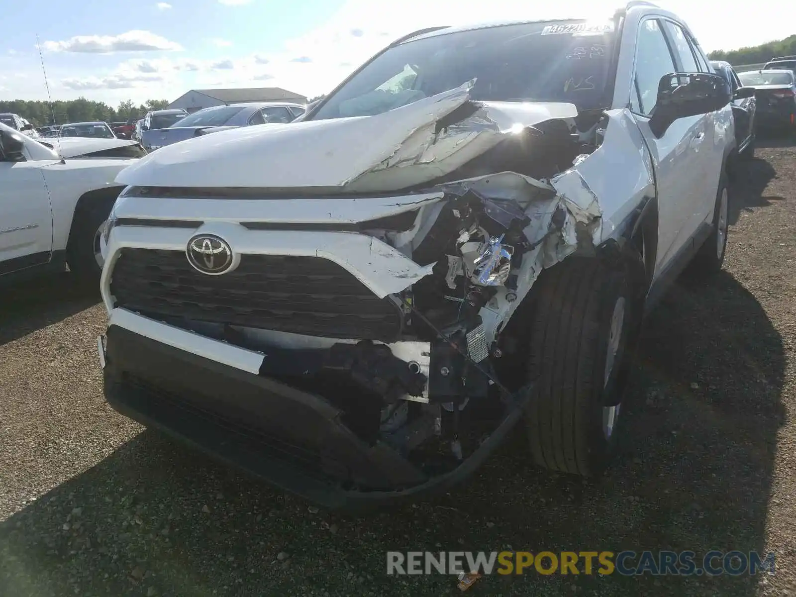 9 Photograph of a damaged car JTMH1RFV1KJ005762 TOYOTA RAV4 2019