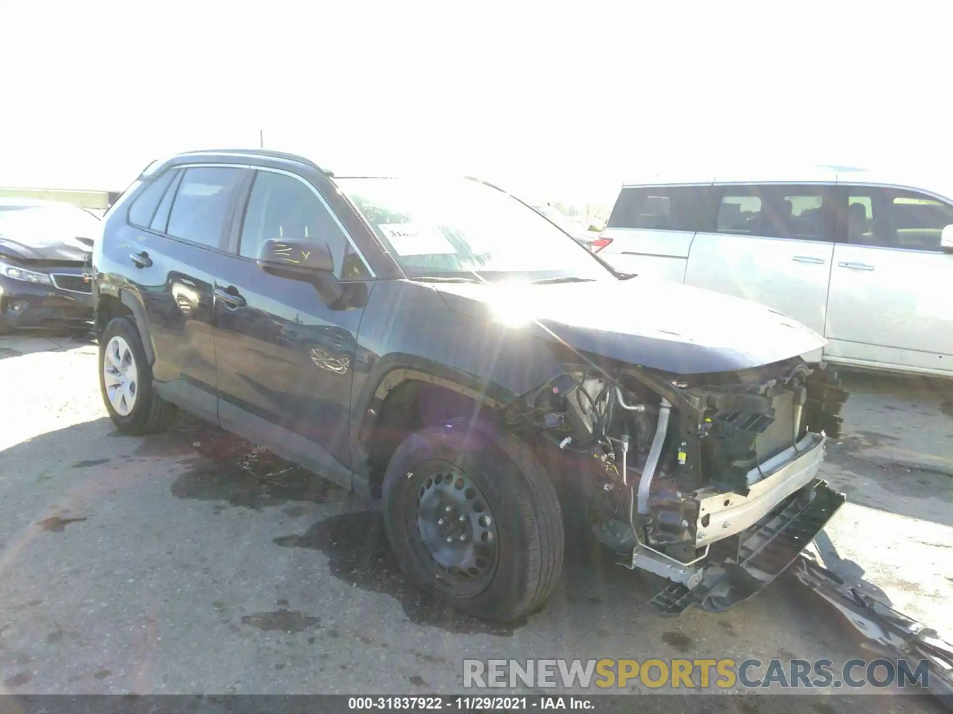 1 Photograph of a damaged car JTMH1RFV1KJ005969 TOYOTA RAV4 2019