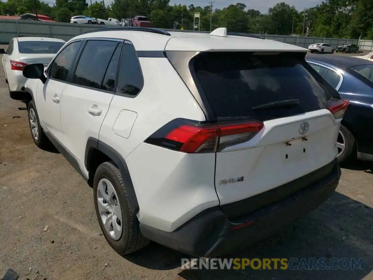 3 Photograph of a damaged car JTMH1RFV1KJ006653 TOYOTA RAV4 2019