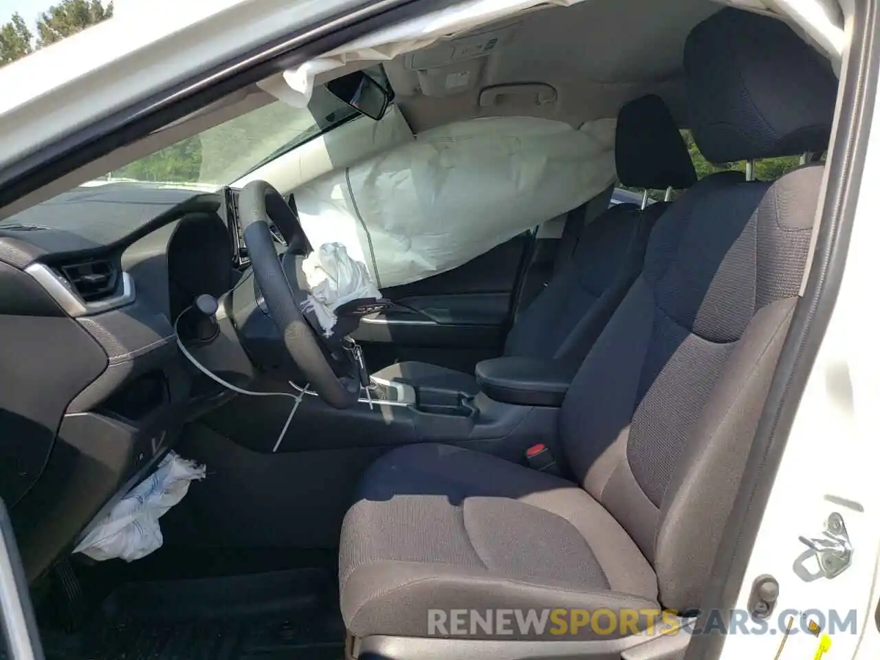 5 Photograph of a damaged car JTMH1RFV1KJ006653 TOYOTA RAV4 2019