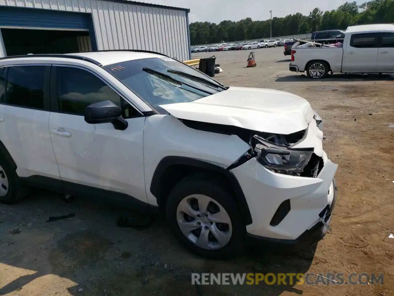 9 Photograph of a damaged car JTMH1RFV1KJ006653 TOYOTA RAV4 2019