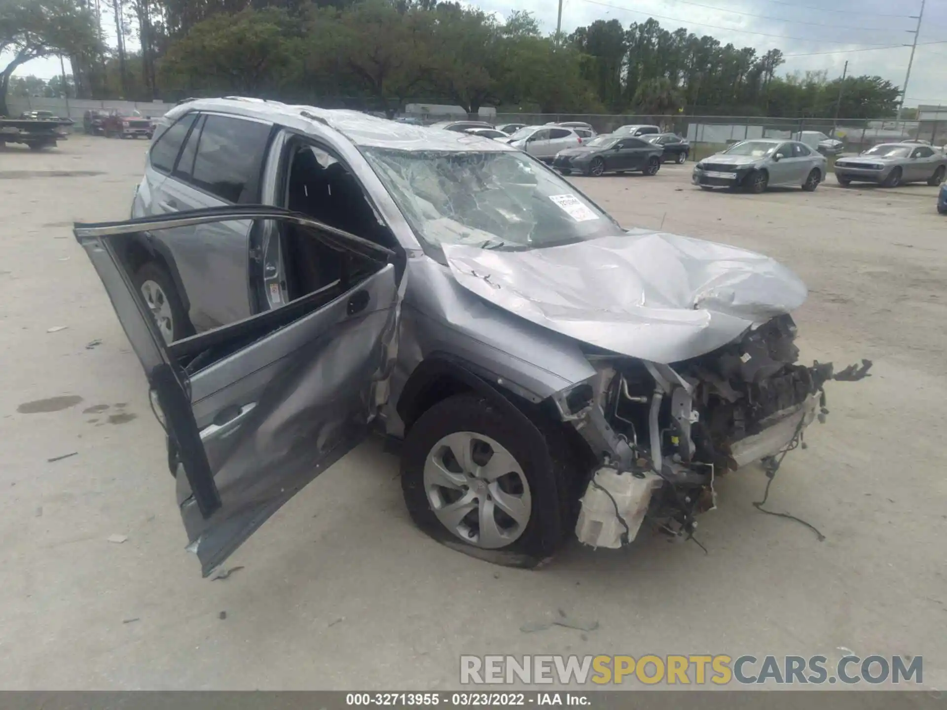 1 Photograph of a damaged car JTMH1RFV1KJ007673 TOYOTA RAV4 2019