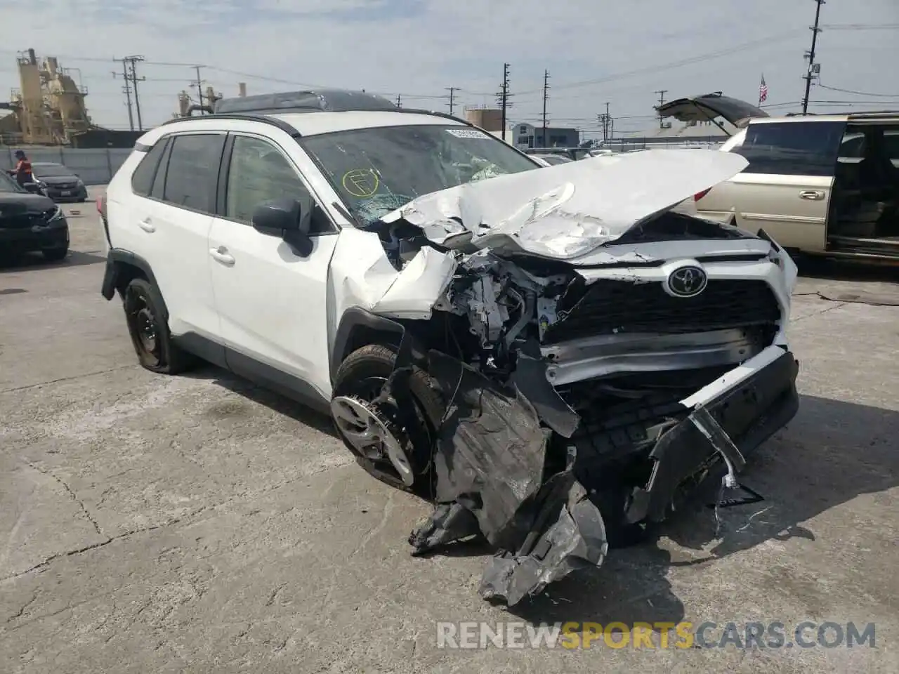 1 Photograph of a damaged car JTMH1RFV1KJ008418 TOYOTA RAV4 2019