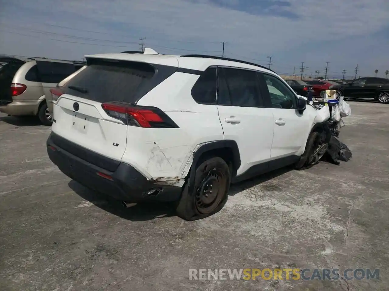 4 Photograph of a damaged car JTMH1RFV1KJ008418 TOYOTA RAV4 2019