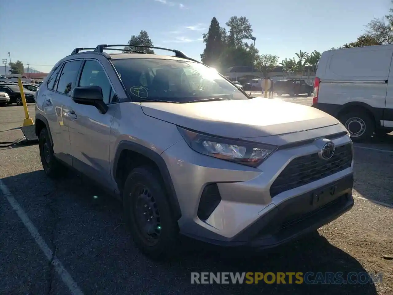 1 Photograph of a damaged car JTMH1RFV1KJ008676 TOYOTA RAV4 2019