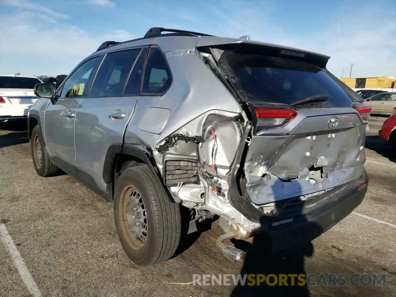 3 Photograph of a damaged car JTMH1RFV1KJ008676 TOYOTA RAV4 2019