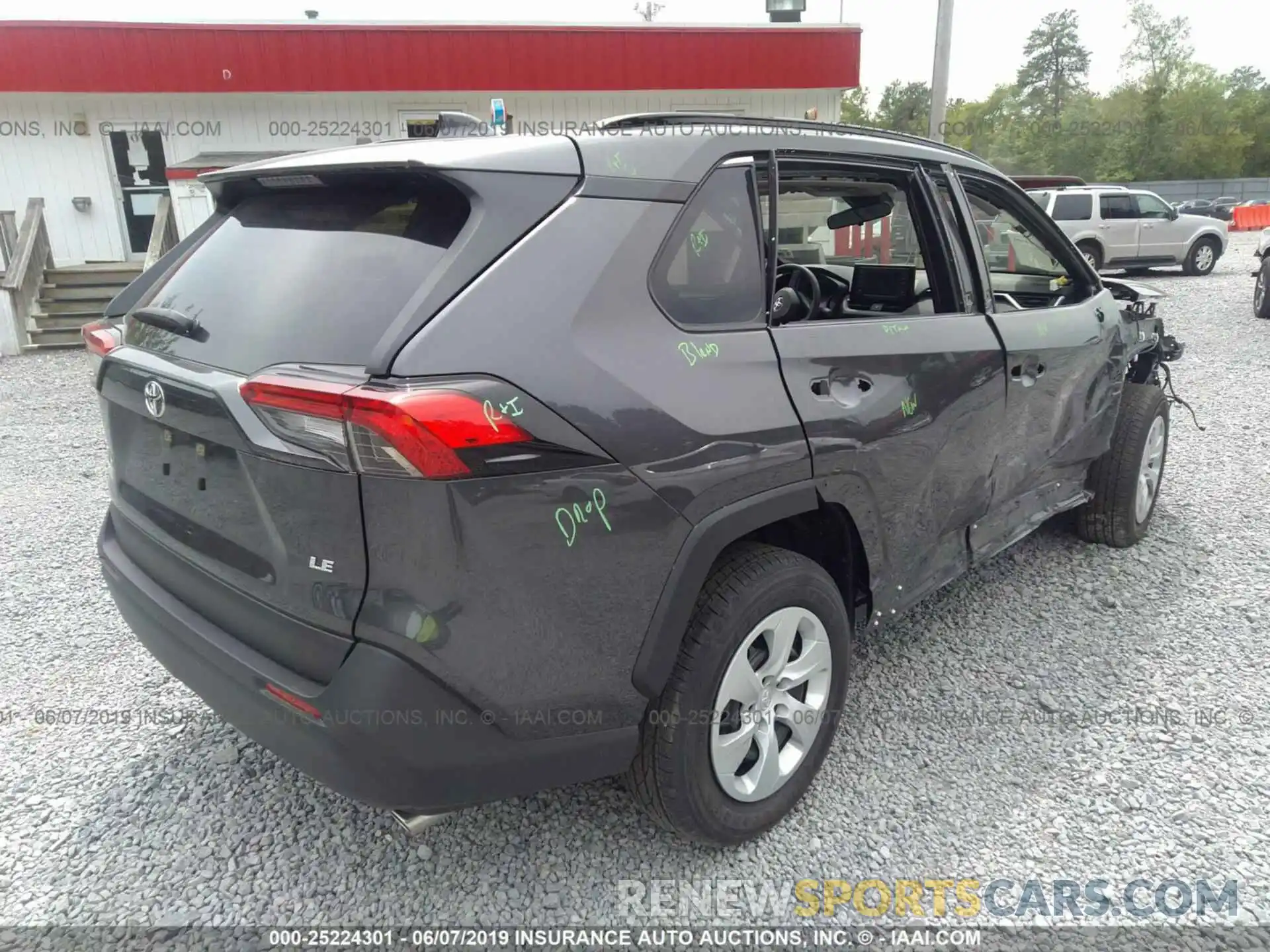 4 Photograph of a damaged car JTMH1RFV1KJ009326 TOYOTA RAV4 2019