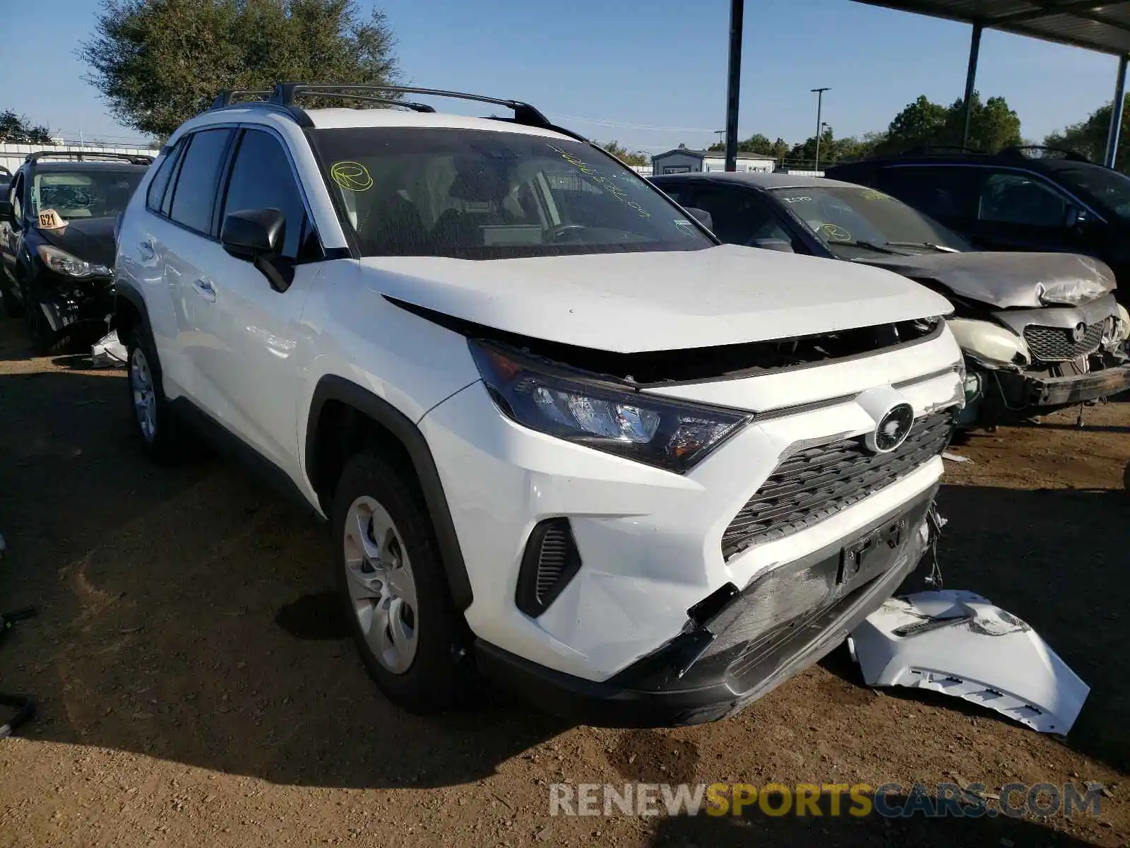 1 Photograph of a damaged car JTMH1RFV1KJ010265 TOYOTA RAV4 2019