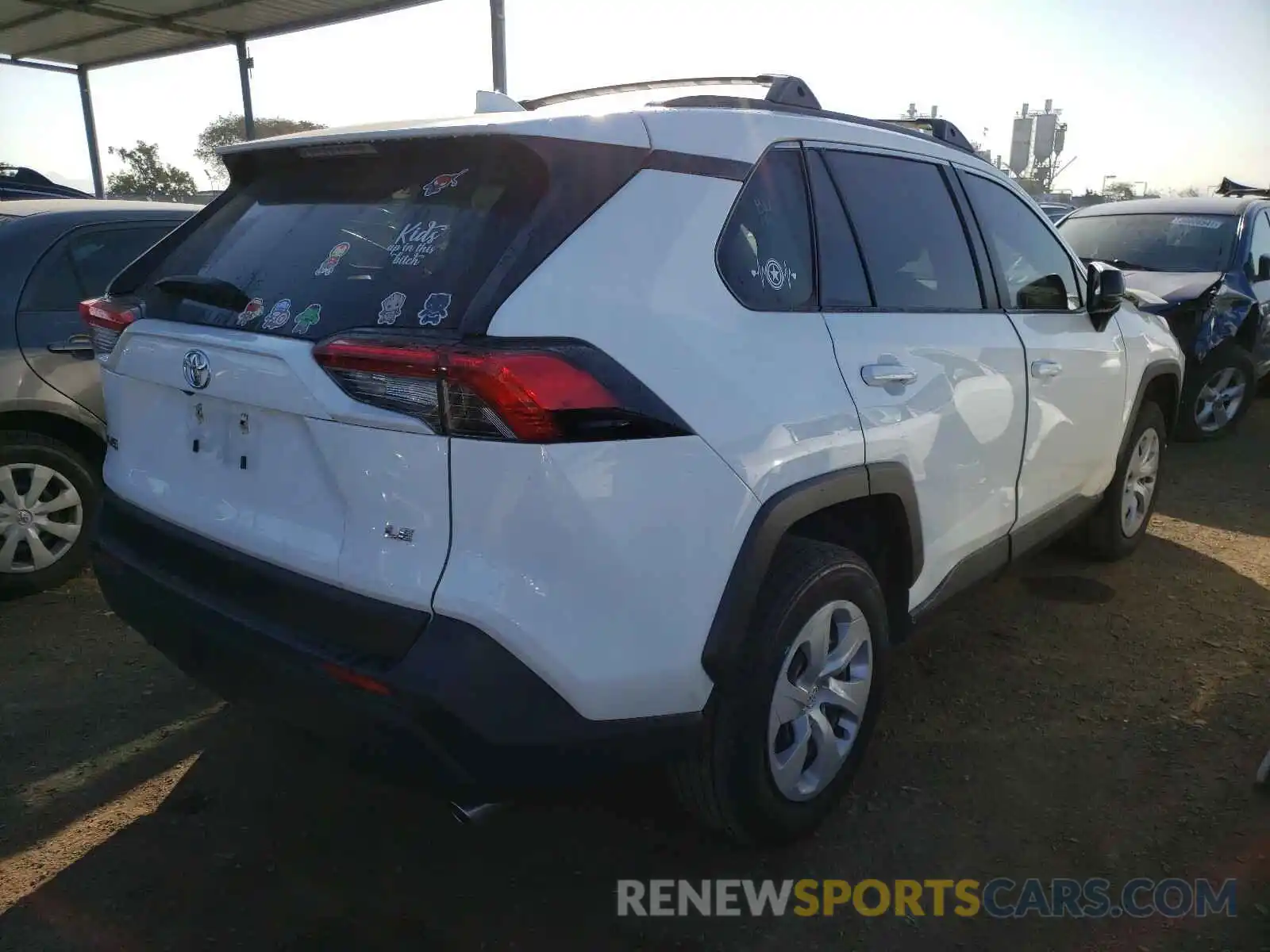 4 Photograph of a damaged car JTMH1RFV1KJ010265 TOYOTA RAV4 2019