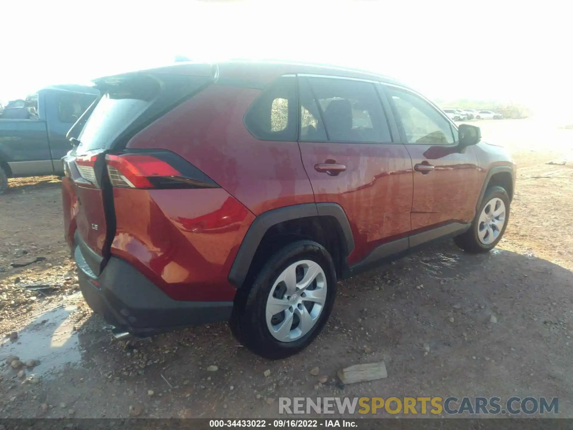 4 Photograph of a damaged car JTMH1RFV2KD006661 TOYOTA RAV4 2019