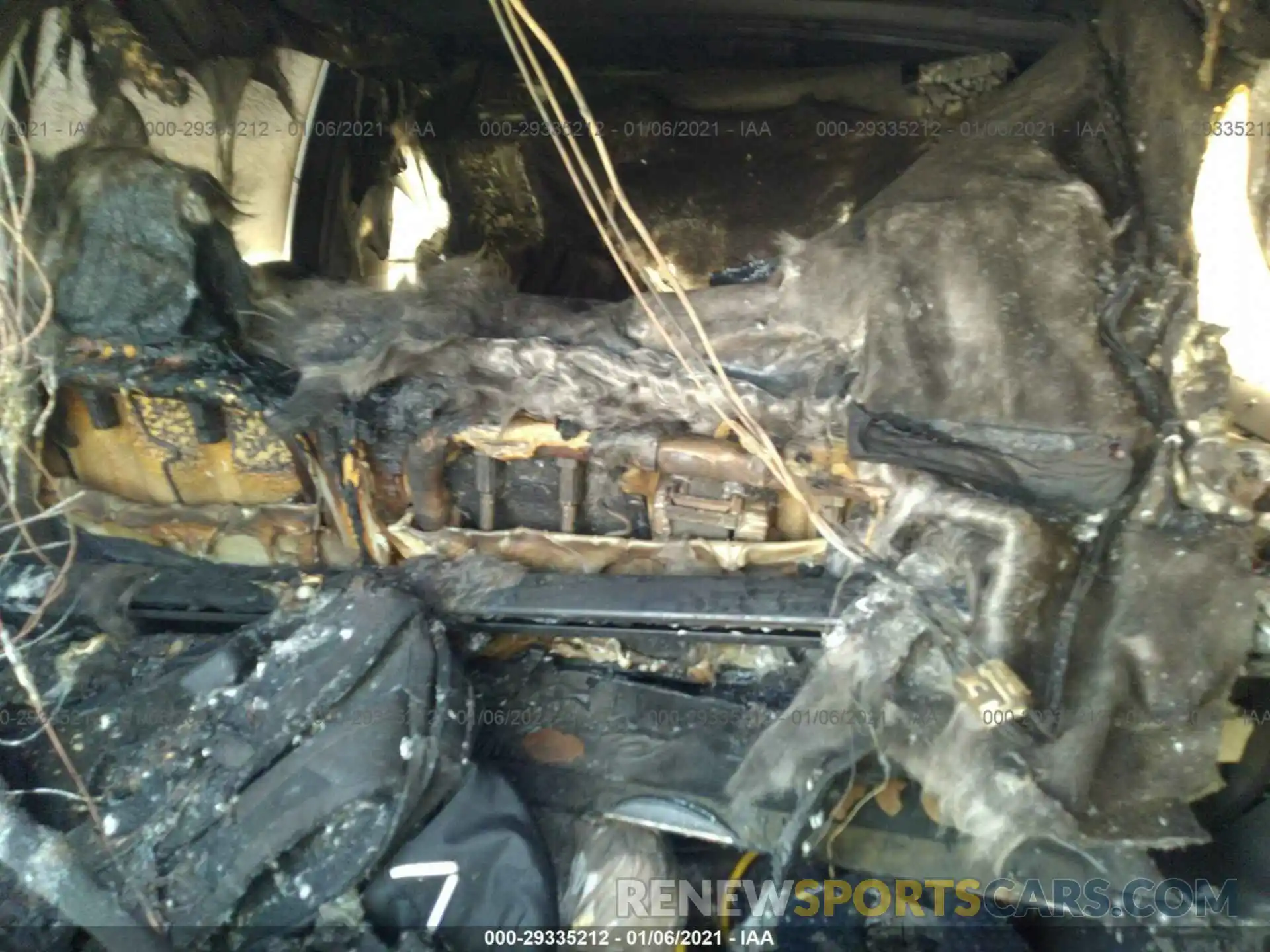 8 Фотография поврежденного автомобиля JTMH1RFV2KD009530 TOYOTA RAV4 2019