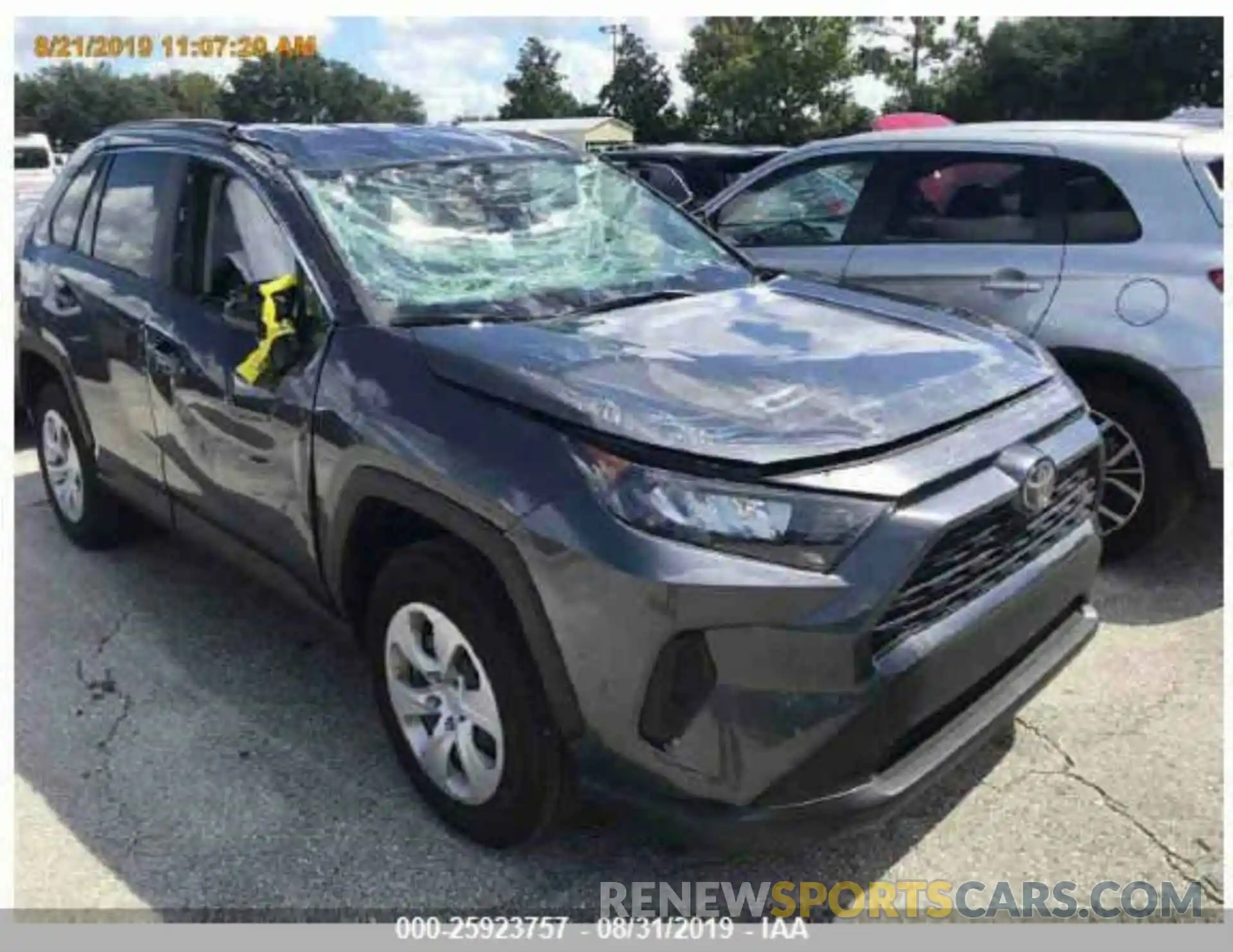 1 Photograph of a damaged car JTMH1RFV2KD012444 TOYOTA RAV4 2019