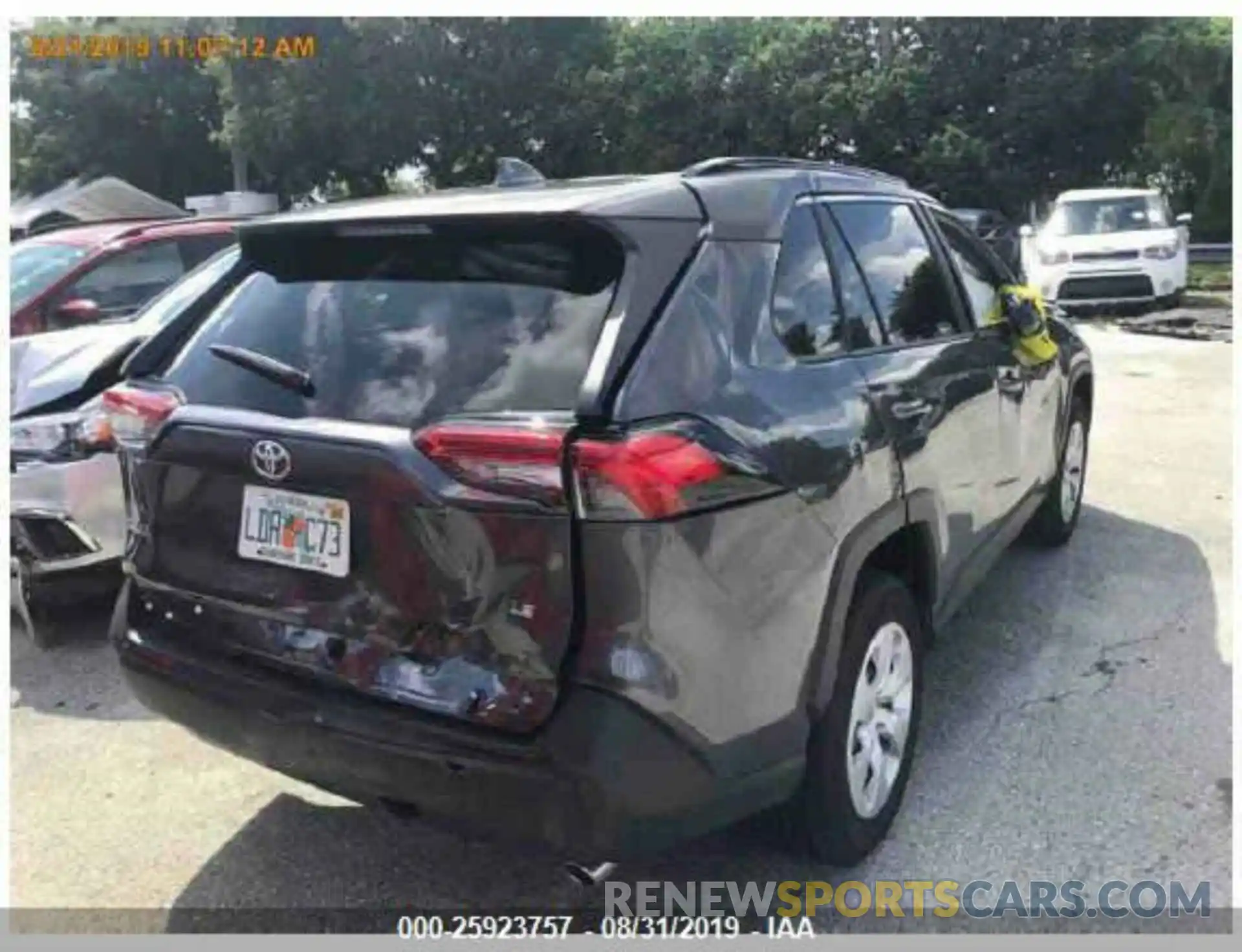 4 Фотография поврежденного автомобиля JTMH1RFV2KD012444 TOYOTA RAV4 2019