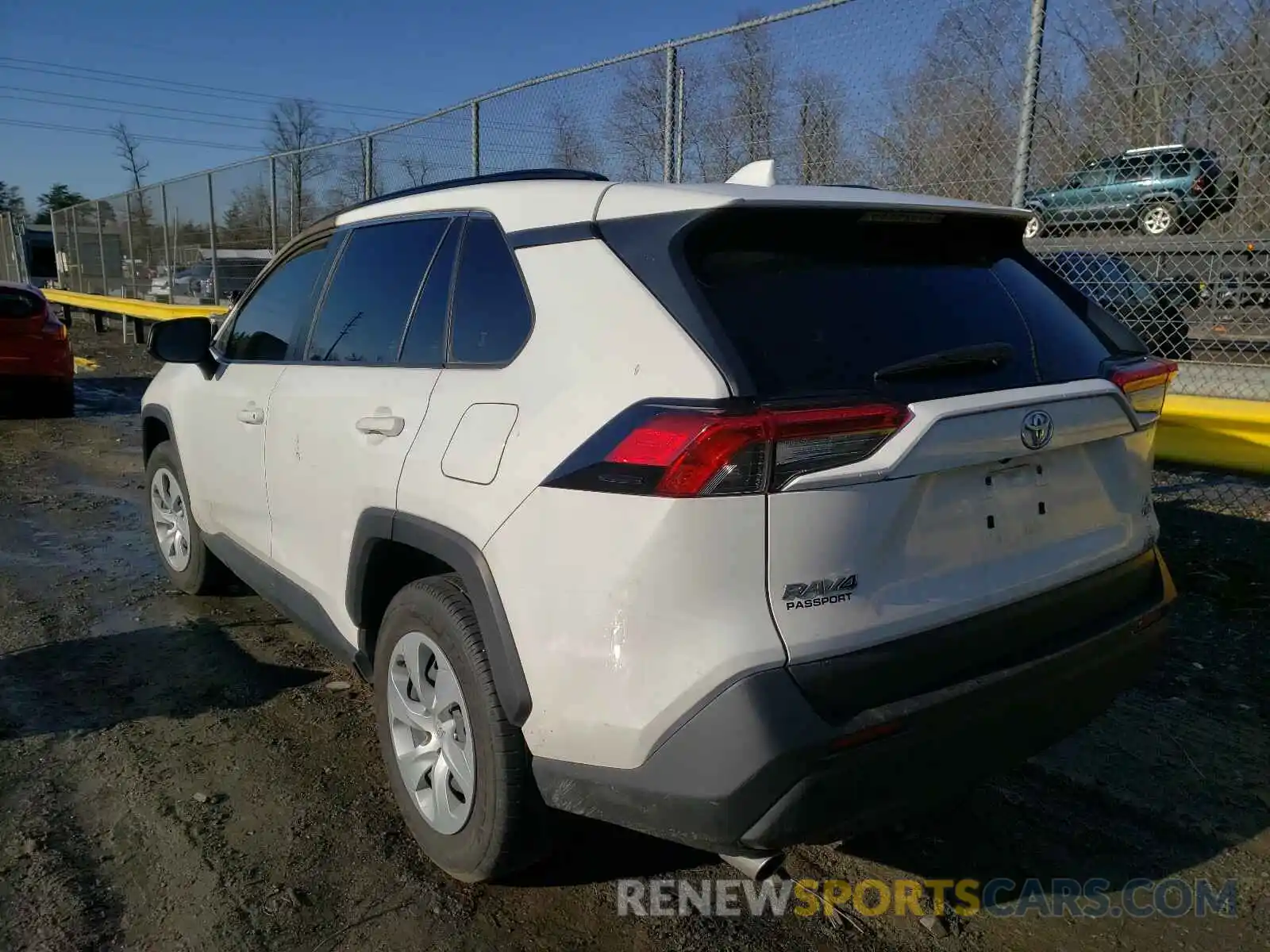 3 Фотография поврежденного автомобиля JTMH1RFV2KD013447 TOYOTA RAV4 2019