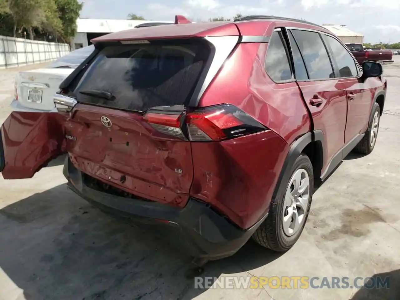 4 Photograph of a damaged car JTMH1RFV2KD016400 TOYOTA RAV4 2019