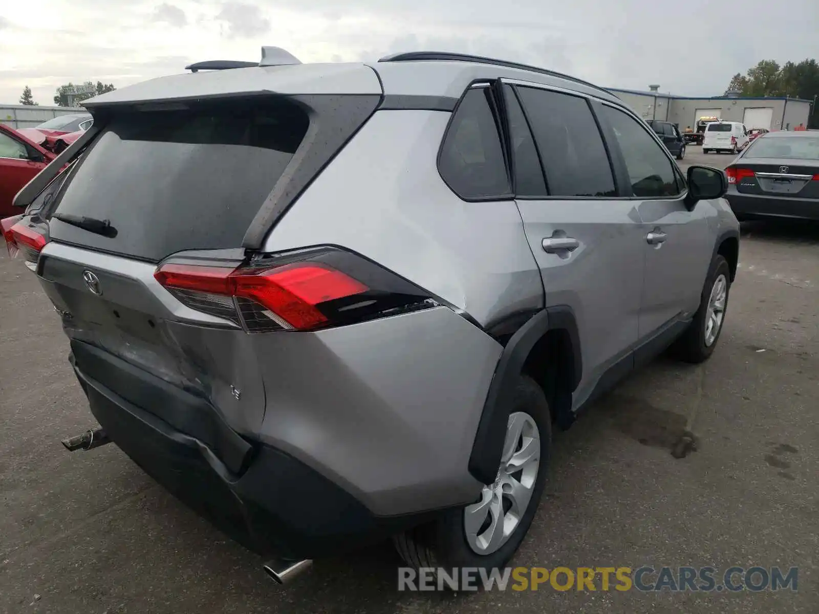 4 Photograph of a damaged car JTMH1RFV2KD503113 TOYOTA RAV4 2019