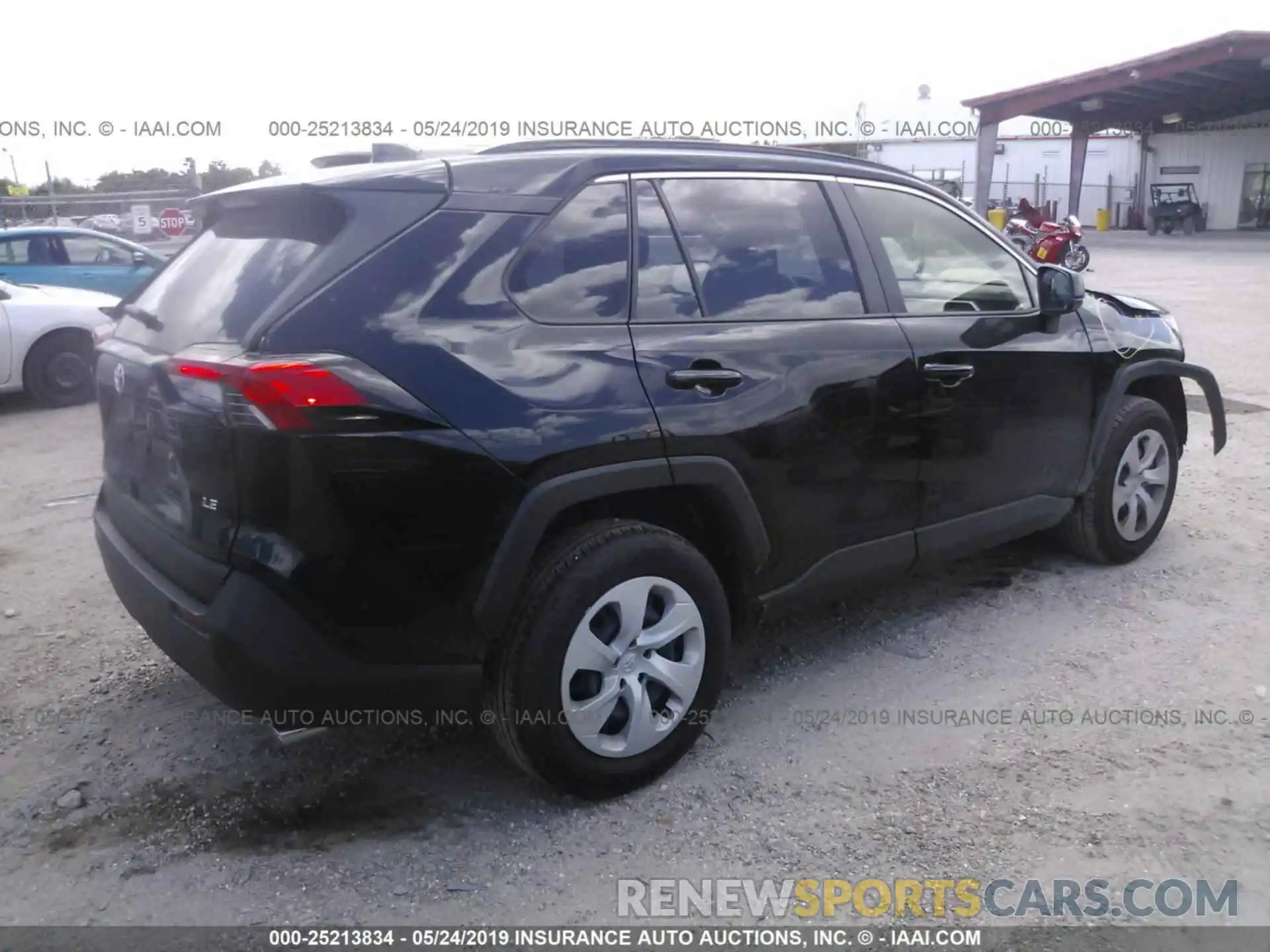 4 Photograph of a damaged car JTMH1RFV2KJ001350 TOYOTA RAV4 2019