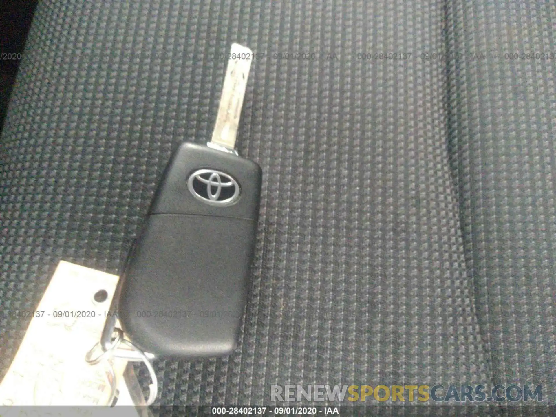 11 Фотография поврежденного автомобиля JTMH1RFV2KJ009979 TOYOTA RAV4 2019