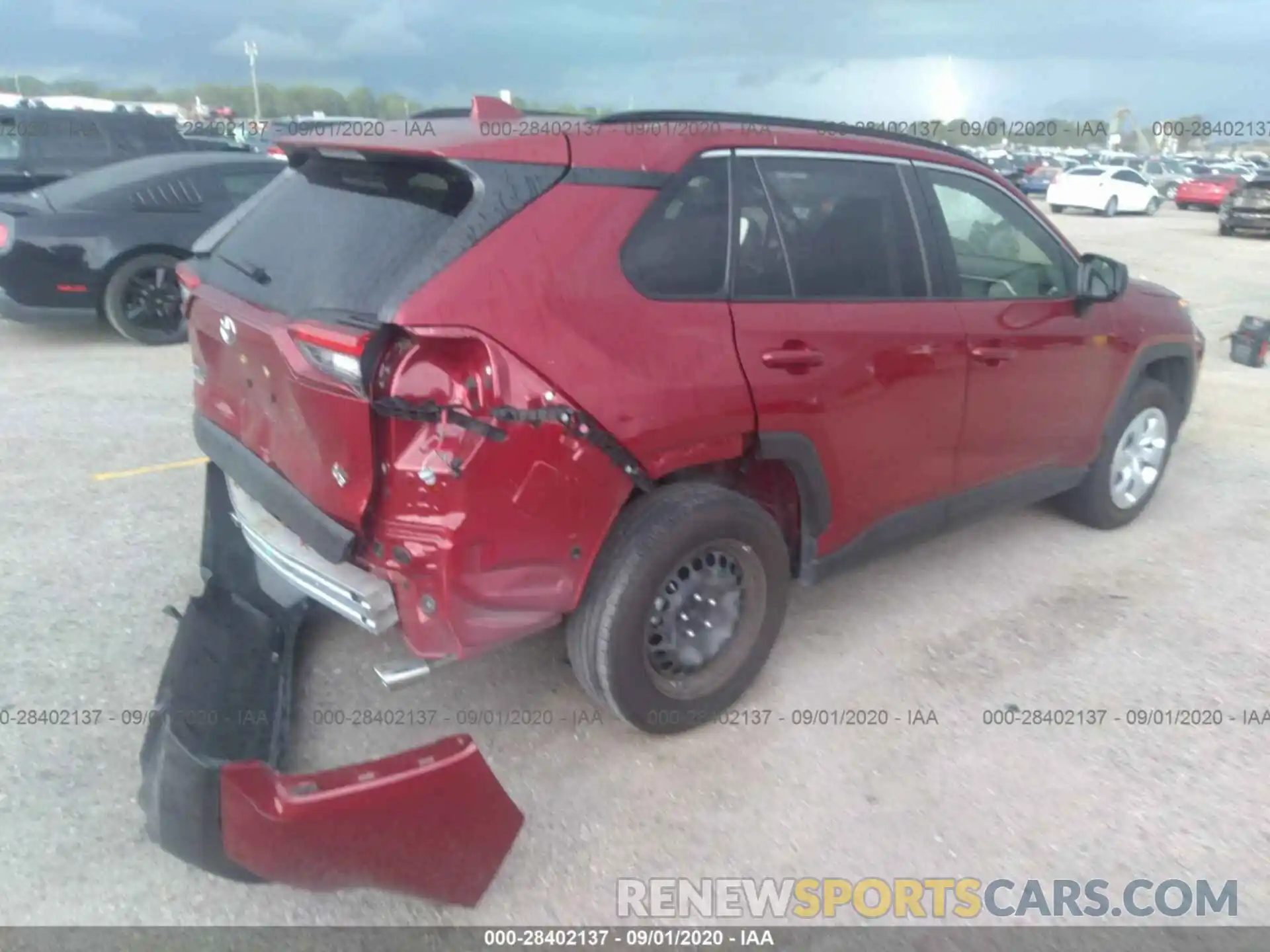 4 Photograph of a damaged car JTMH1RFV2KJ009979 TOYOTA RAV4 2019