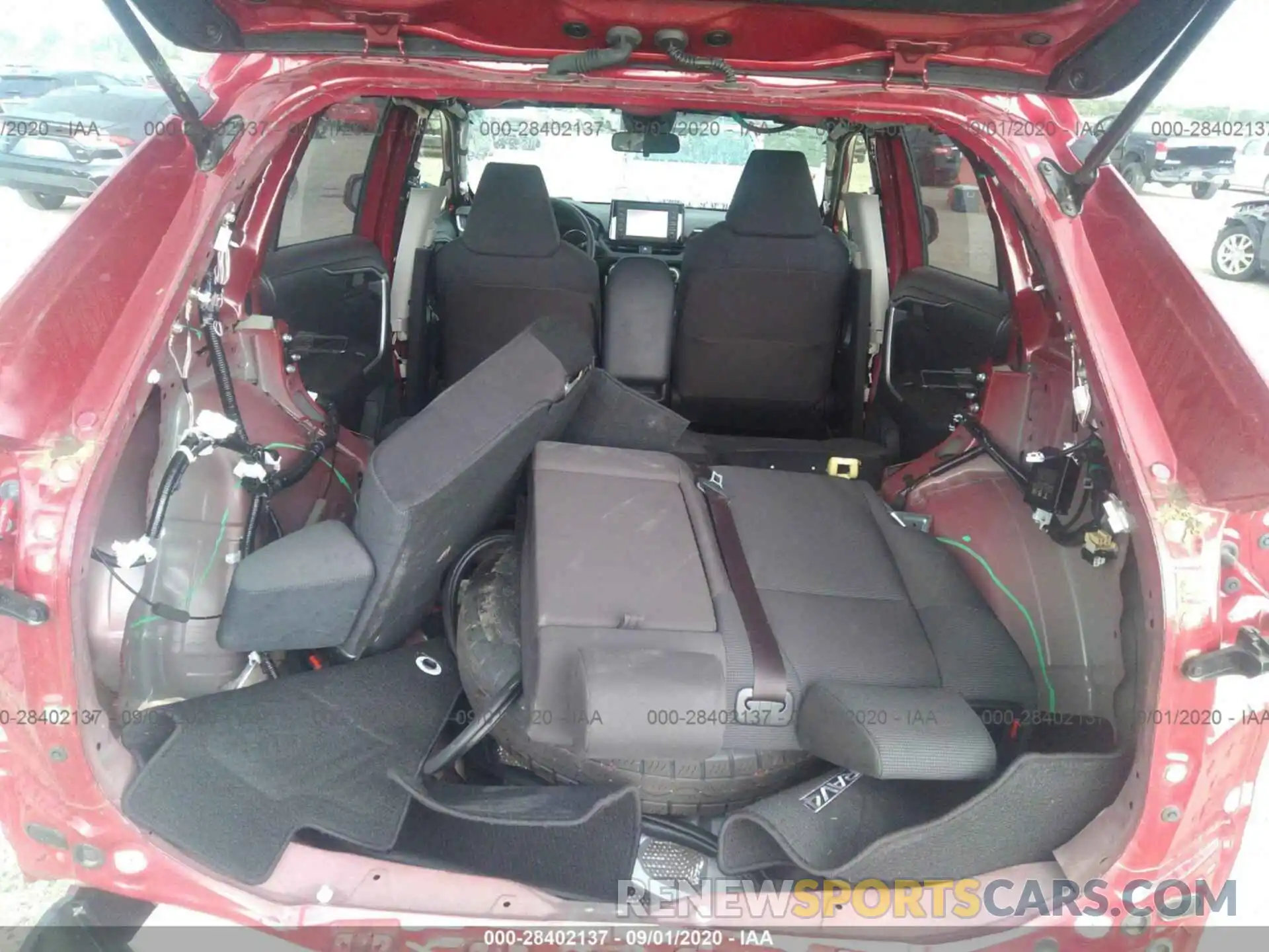 8 Фотография поврежденного автомобиля JTMH1RFV2KJ009979 TOYOTA RAV4 2019