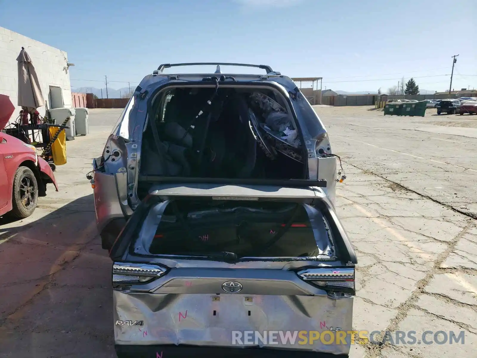 9 Photograph of a damaged car JTMH1RFV2KJ010579 TOYOTA RAV4 2019