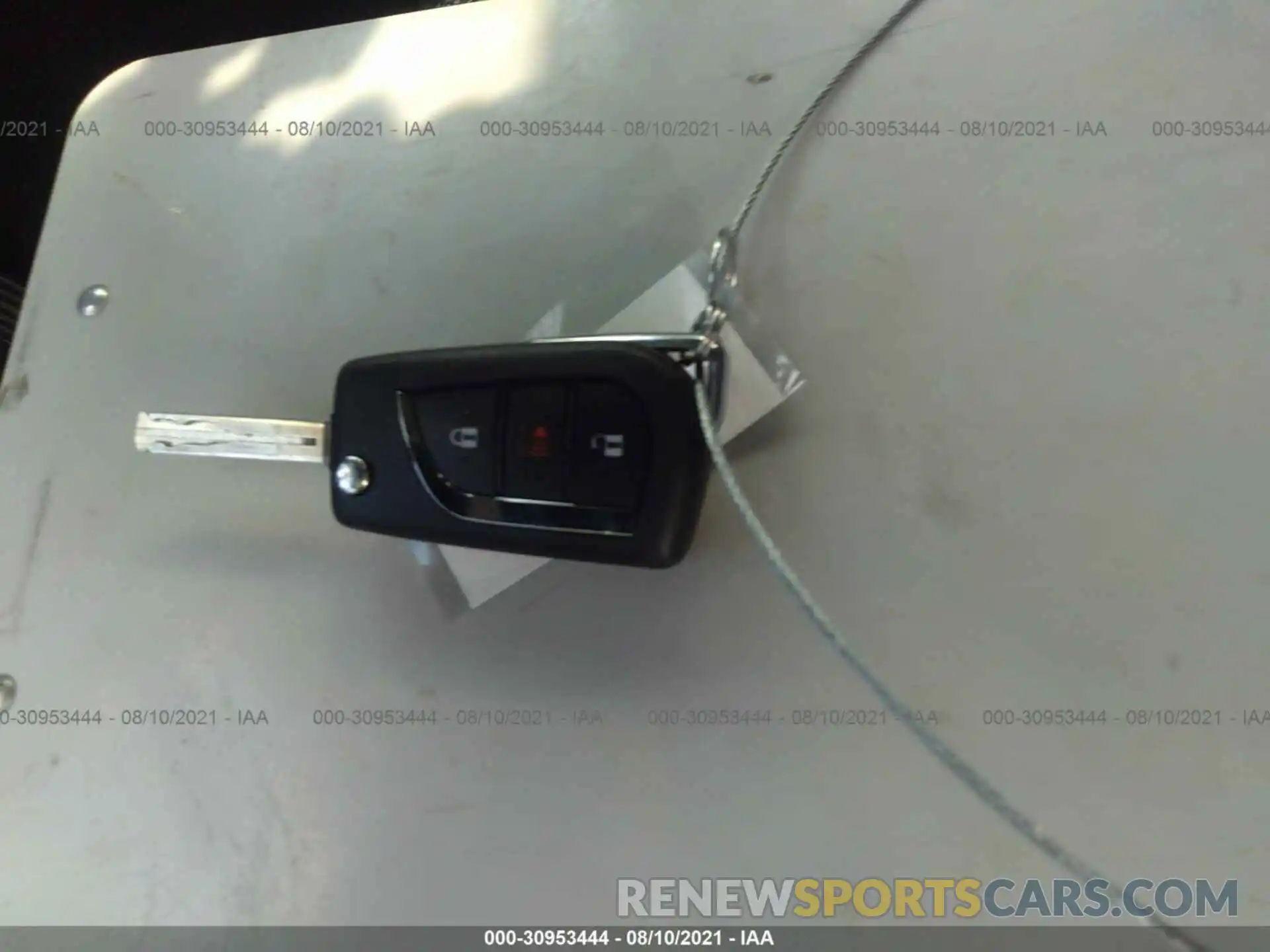 11 Photograph of a damaged car JTMH1RFV3KD005454 TOYOTA RAV4 2019