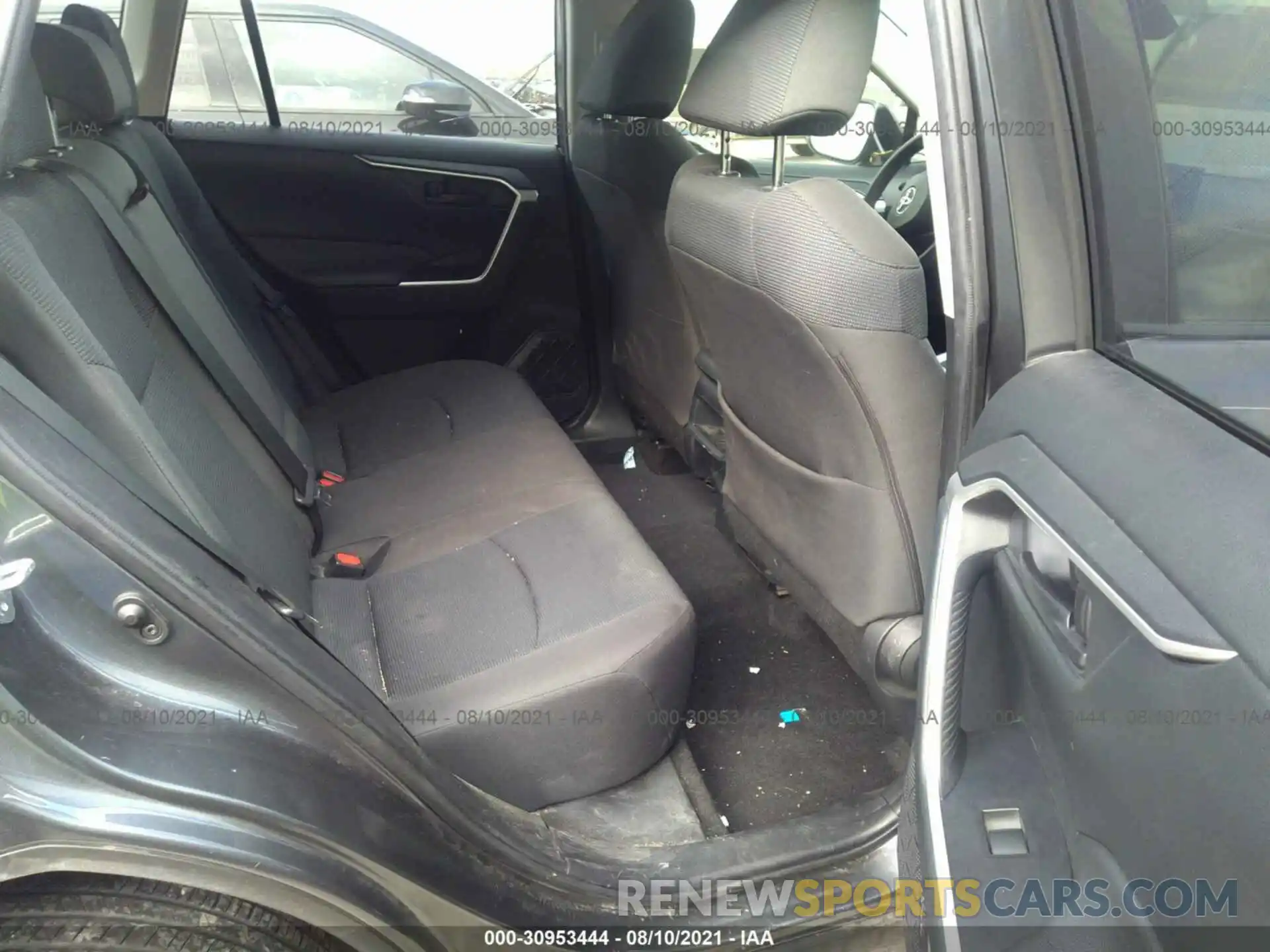 8 Photograph of a damaged car JTMH1RFV3KD005454 TOYOTA RAV4 2019