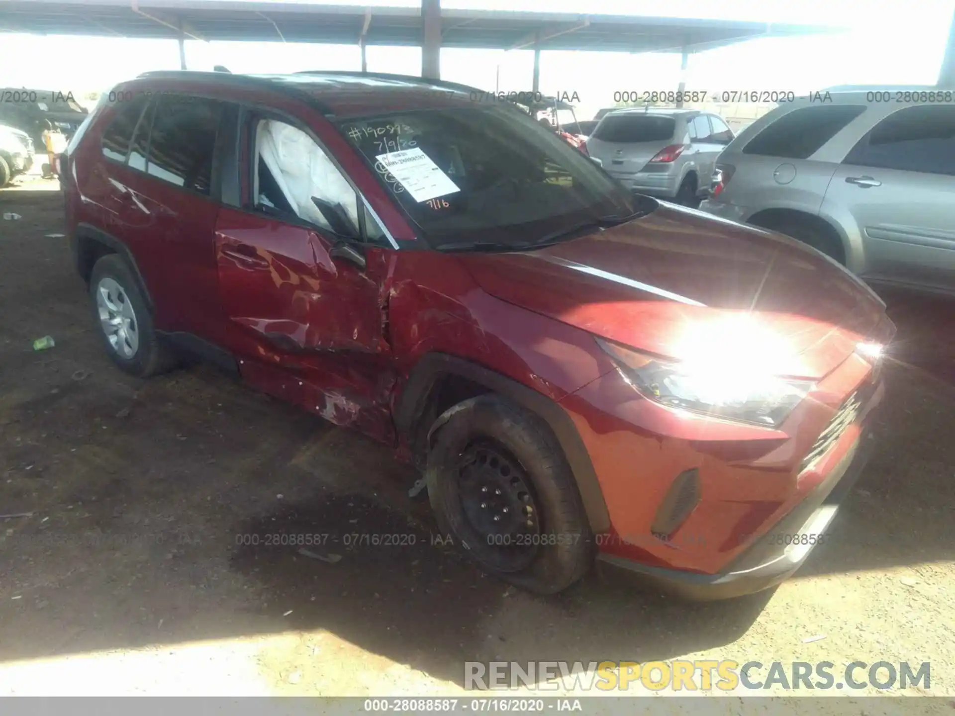 1 Photograph of a damaged car JTMH1RFV3KD018284 TOYOTA RAV4 2019