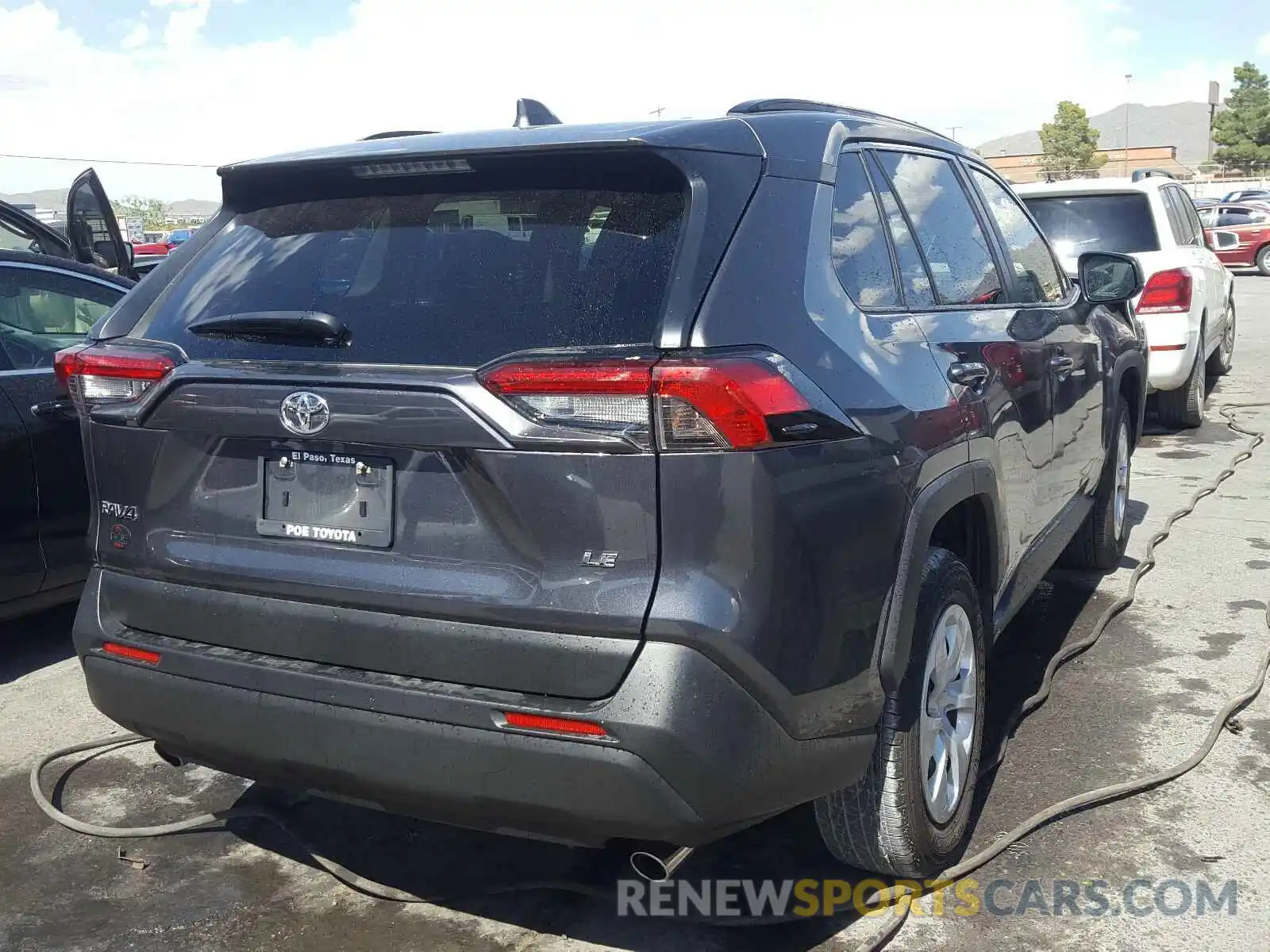 4 Photograph of a damaged car JTMH1RFV3KD036574 TOYOTA RAV4 2019