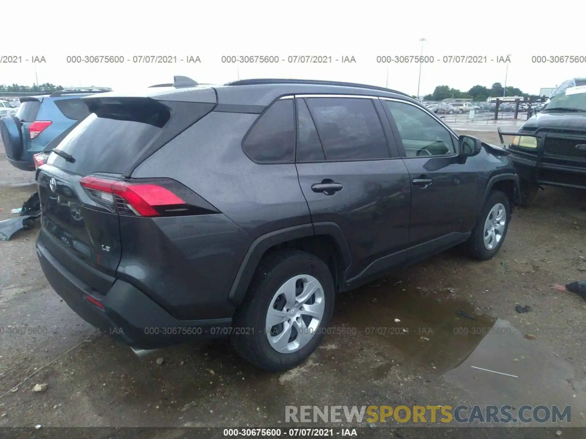 4 Photograph of a damaged car JTMH1RFV3KD036963 TOYOTA RAV4 2019