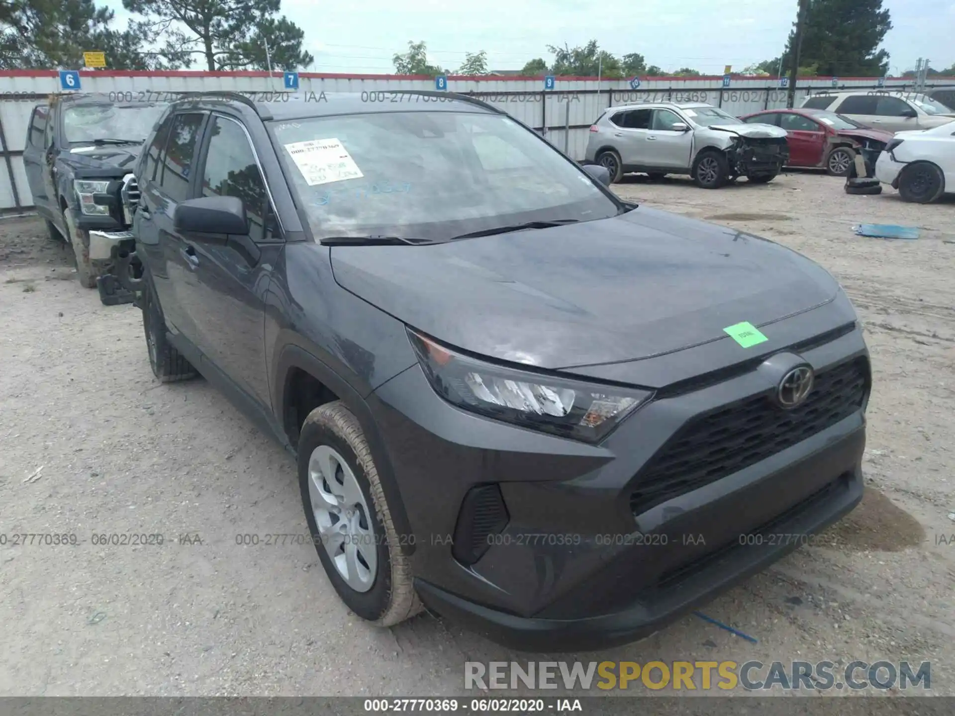 1 Photograph of a damaged car JTMH1RFV3KD037997 TOYOTA RAV4 2019