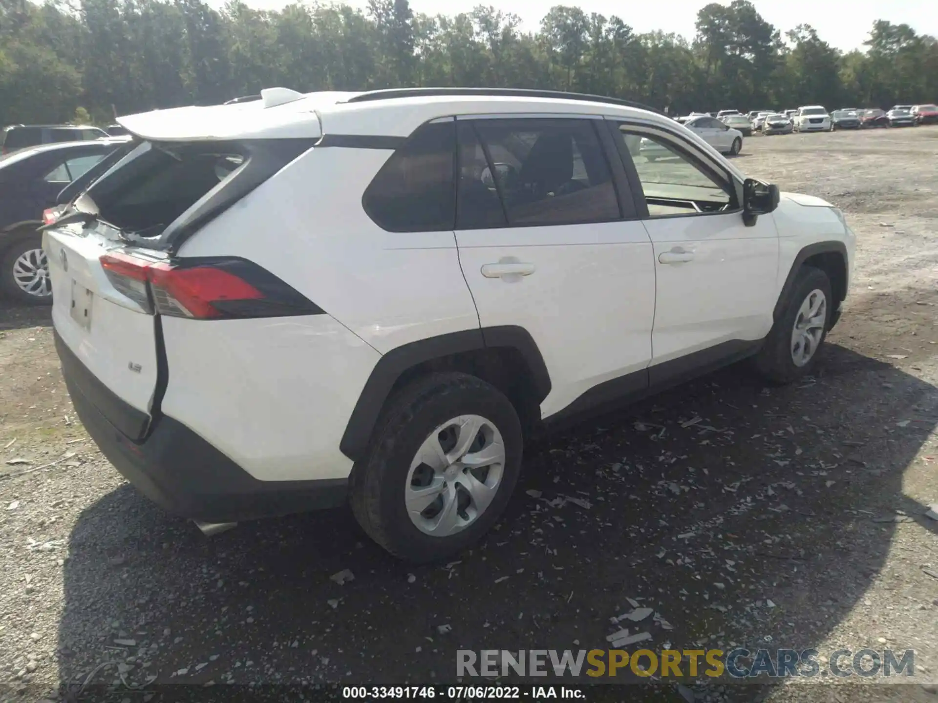 4 Photograph of a damaged car JTMH1RFV3KD041712 TOYOTA RAV4 2019