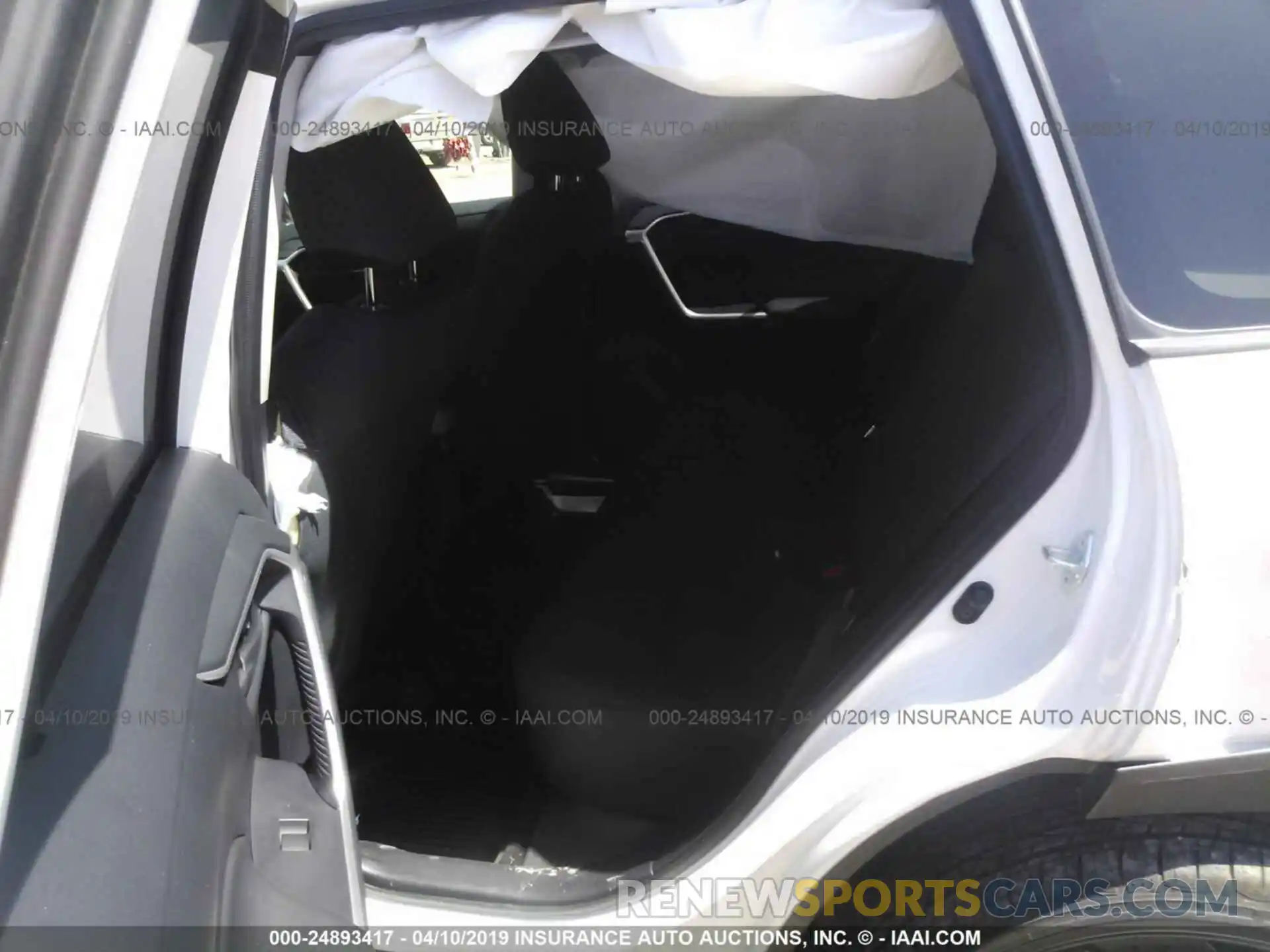 8 Photograph of a damaged car JTMH1RFV3KD500415 TOYOTA RAV4 2019