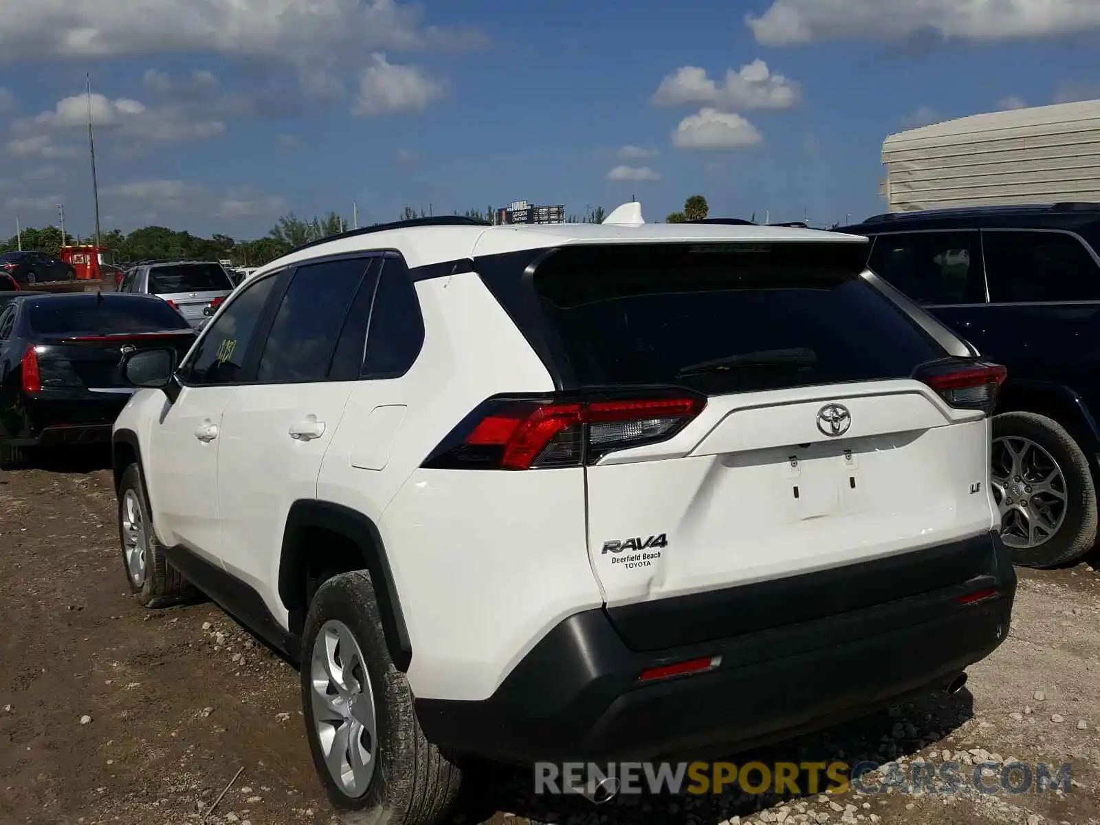 3 Photograph of a damaged car JTMH1RFV3KD507767 TOYOTA RAV4 2019