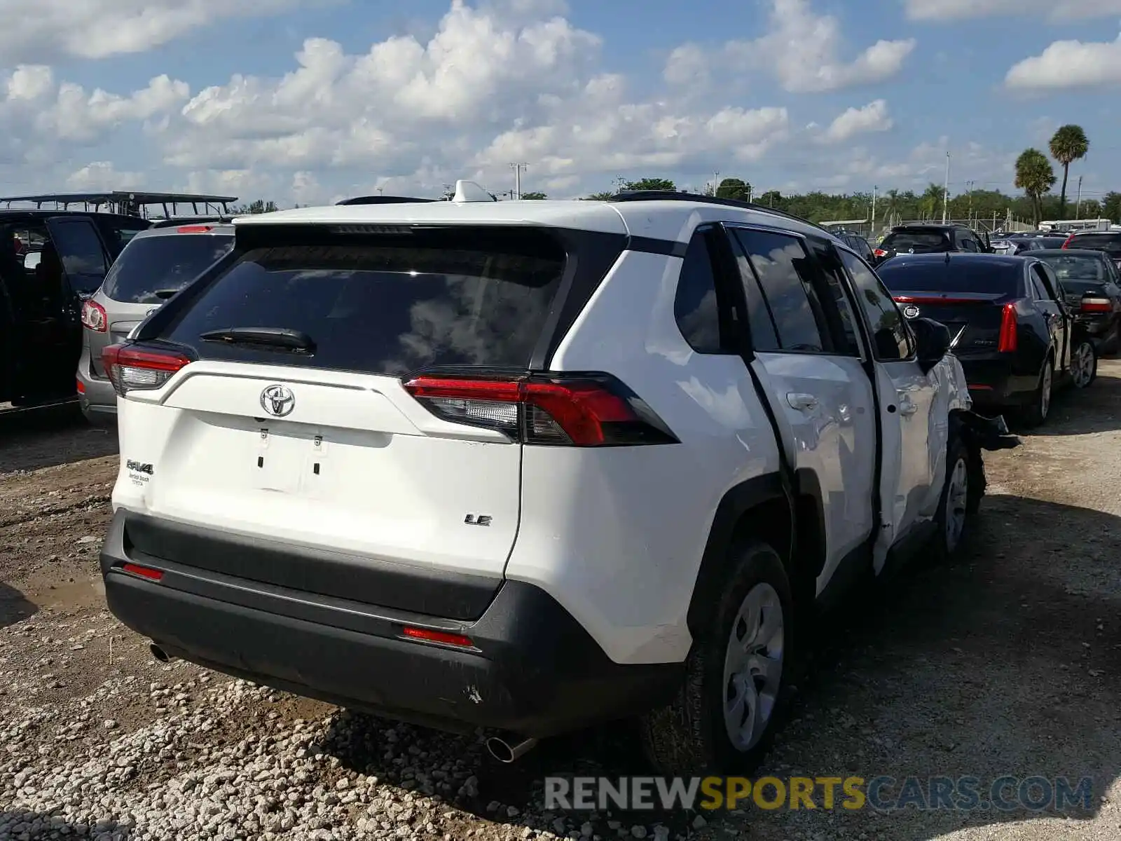 4 Photograph of a damaged car JTMH1RFV3KD507767 TOYOTA RAV4 2019