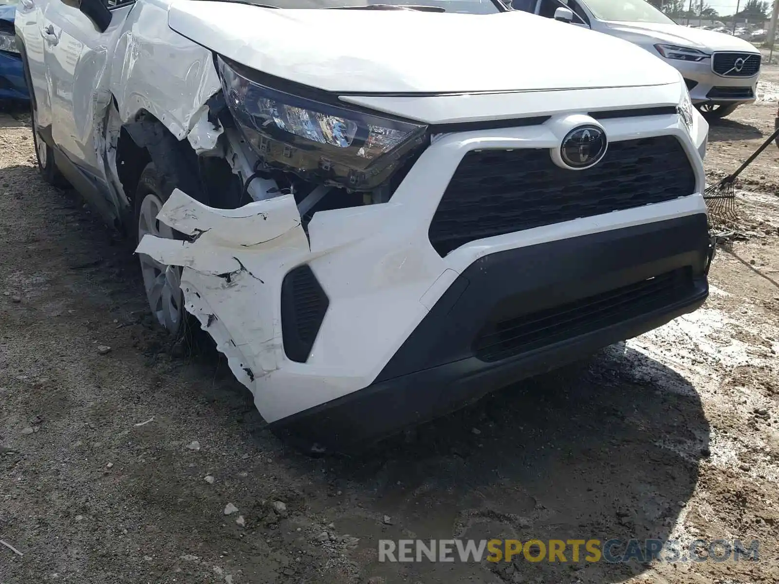 9 Photograph of a damaged car JTMH1RFV3KD507767 TOYOTA RAV4 2019