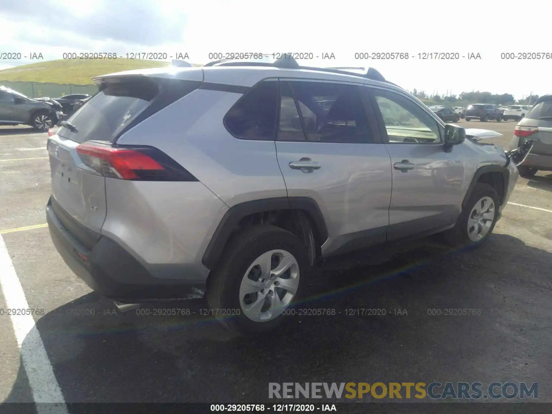 4 Photograph of a damaged car JTMH1RFV3KD507901 TOYOTA RAV4 2019