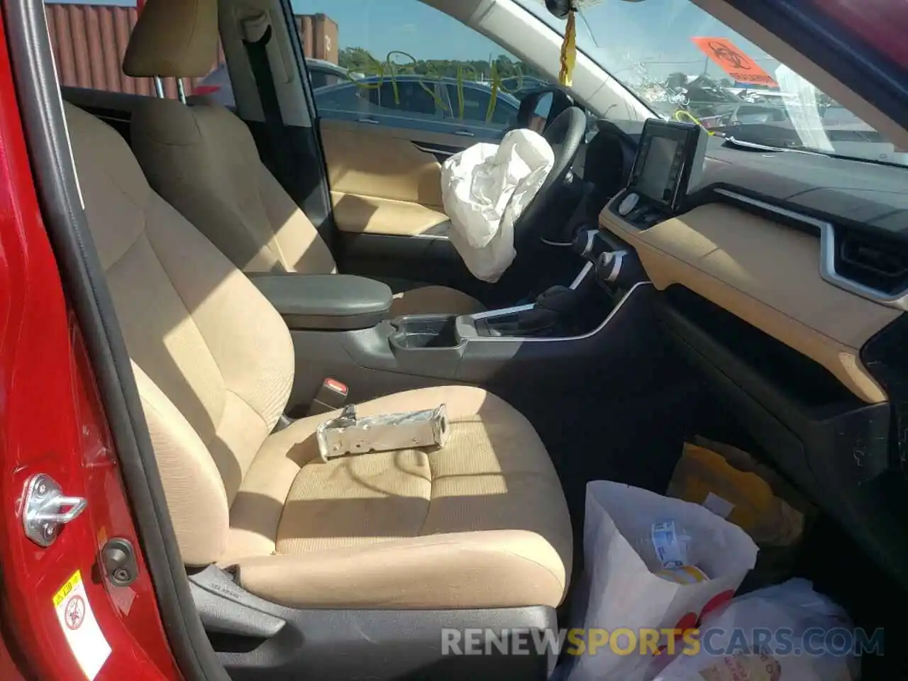 5 Photograph of a damaged car JTMH1RFV3KD508711 TOYOTA RAV4 2019