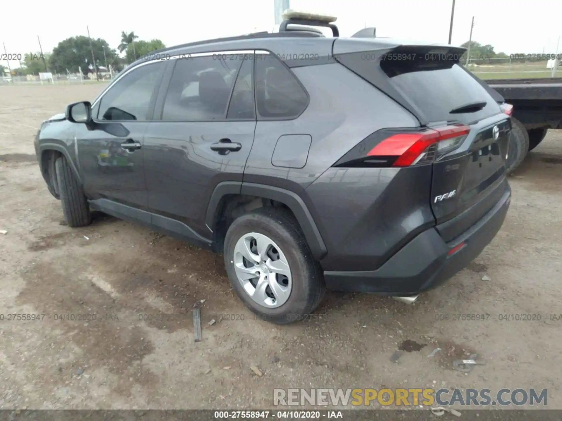 3 Photograph of a damaged car JTMH1RFV3KD510412 TOYOTA RAV4 2019