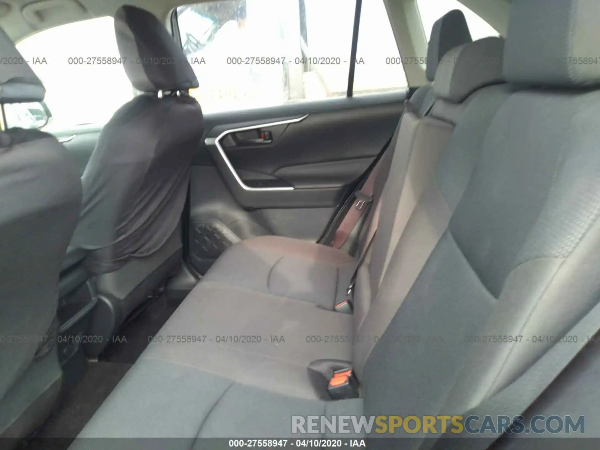 8 Фотография поврежденного автомобиля JTMH1RFV3KD510412 TOYOTA RAV4 2019