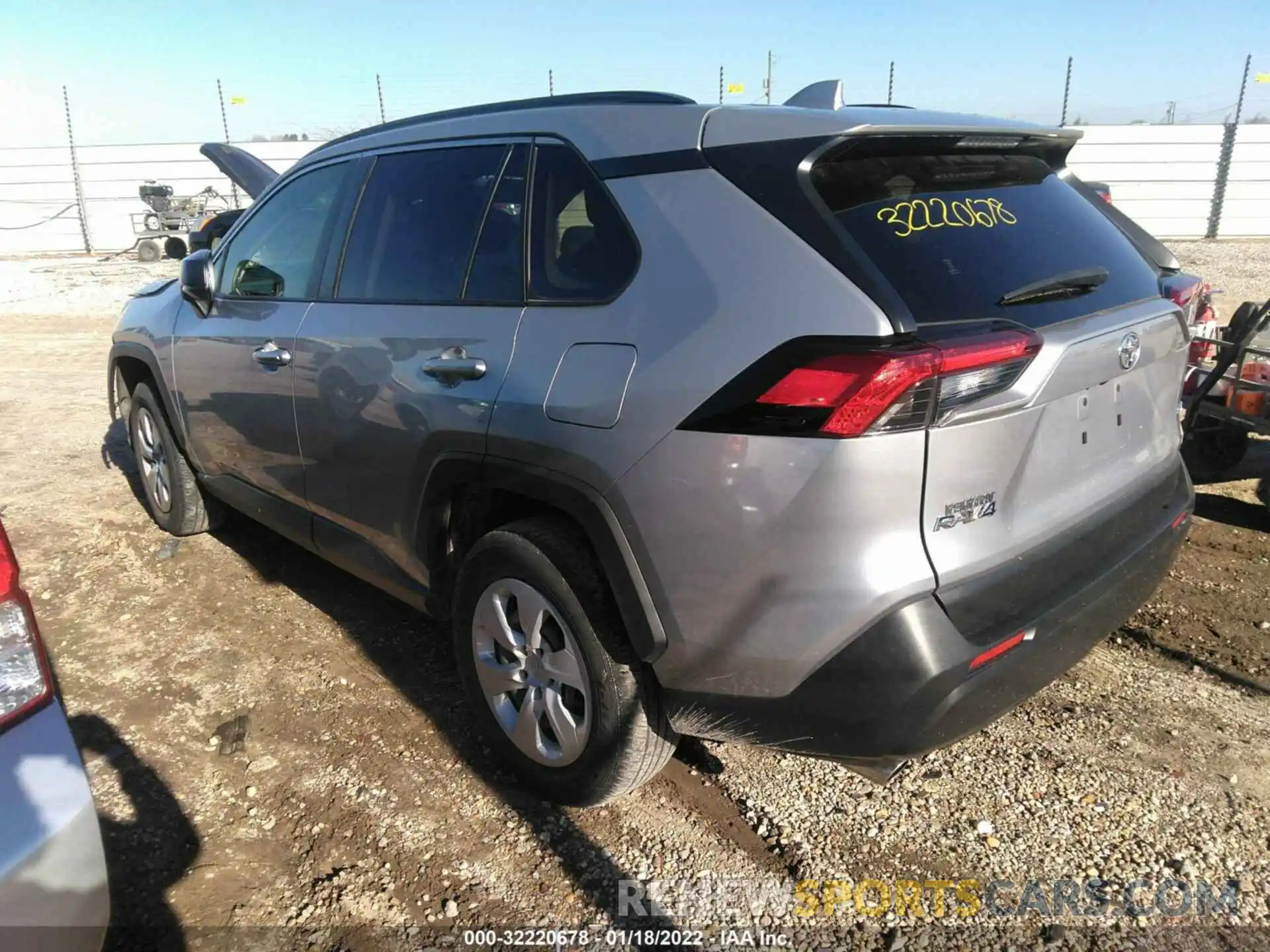 3 Photograph of a damaged car JTMH1RFV3KD516176 TOYOTA RAV4 2019