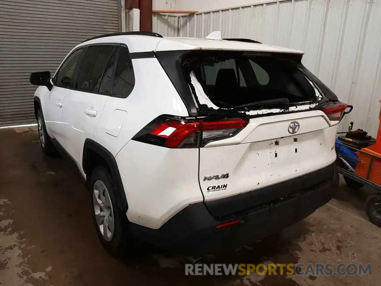 3 Photograph of a damaged car JTMH1RFV3KJ008839 TOYOTA RAV4 2019