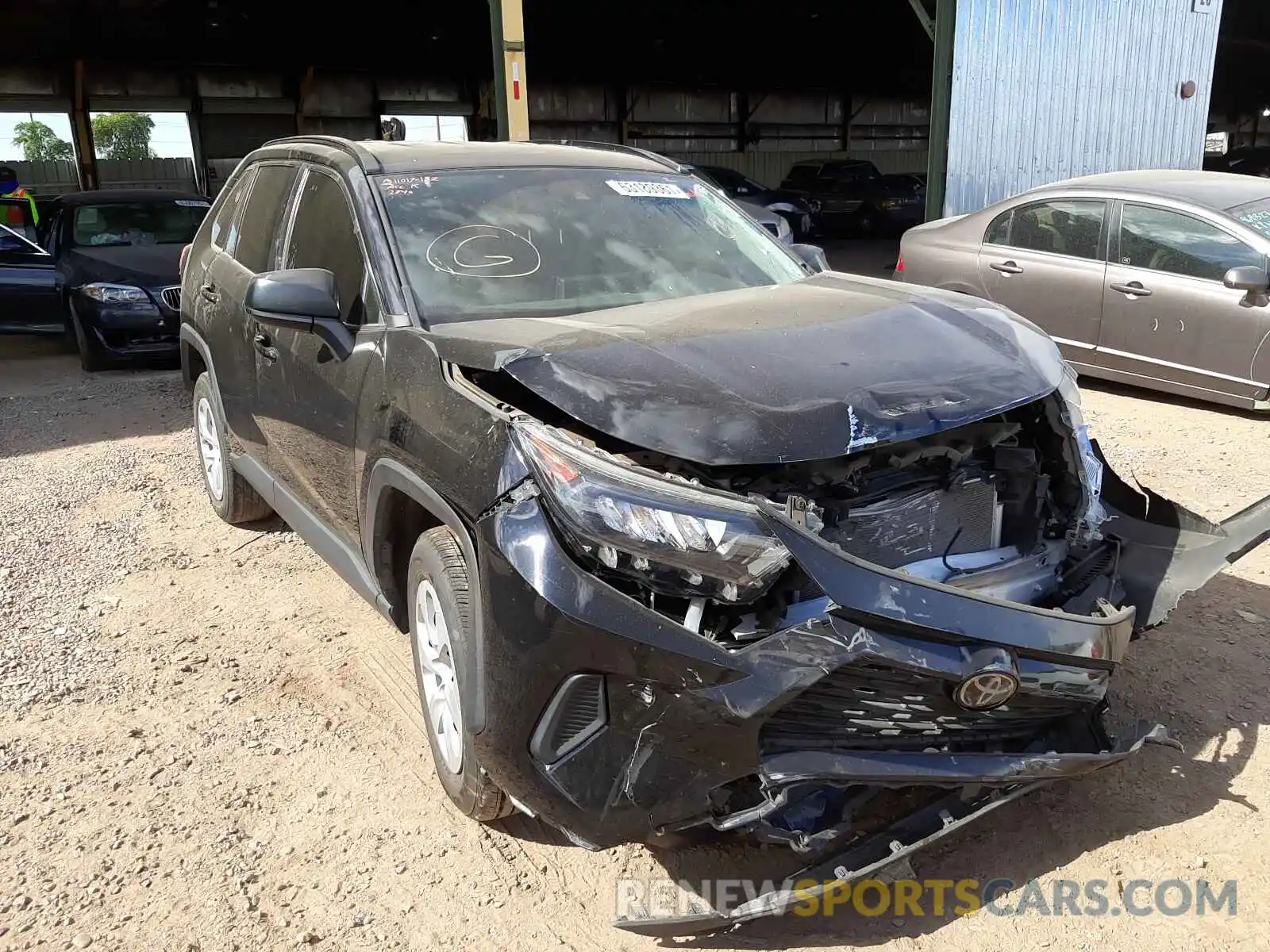 1 Photograph of a damaged car JTMH1RFV3KJ012843 TOYOTA RAV4 2019