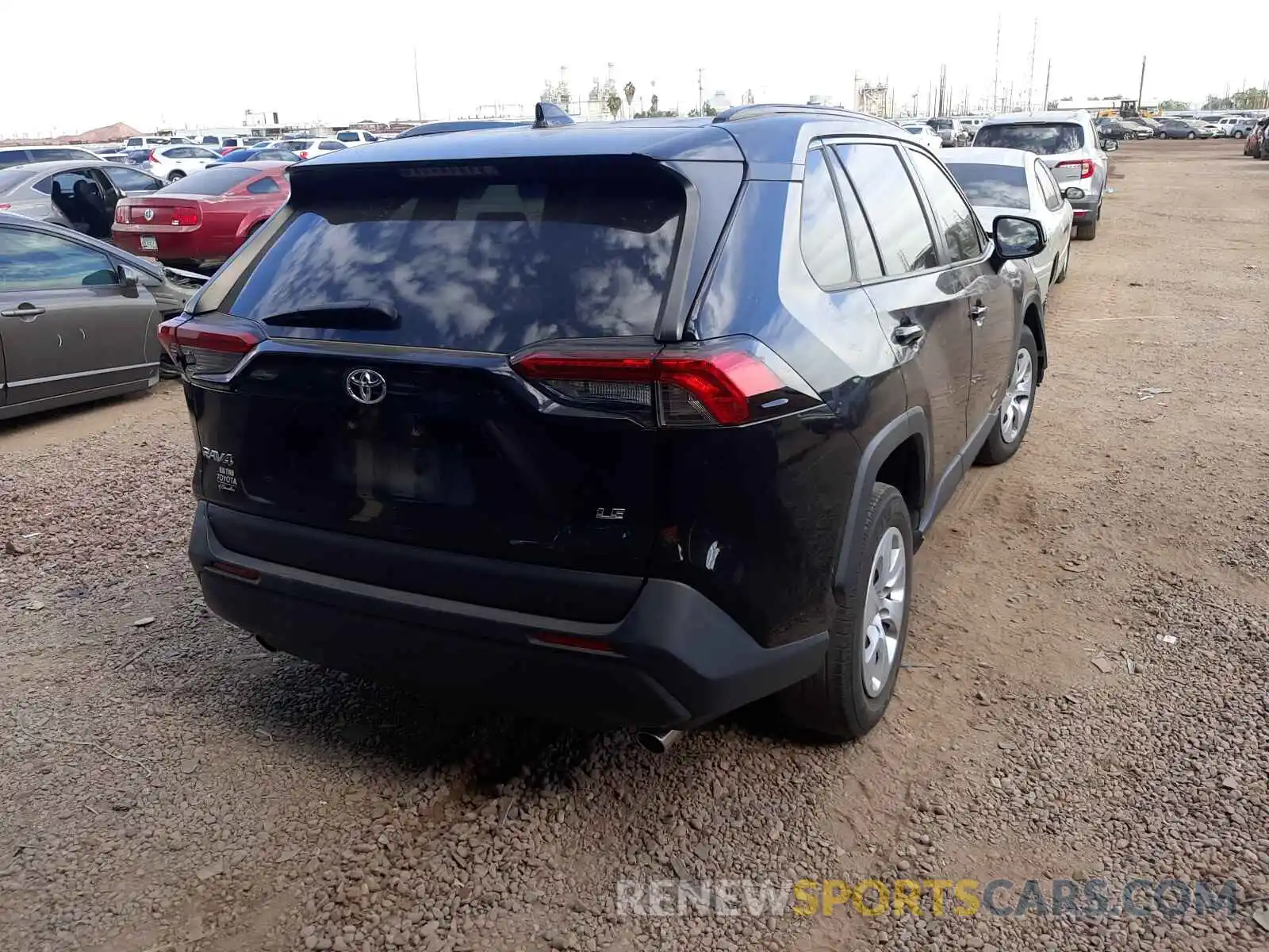 4 Photograph of a damaged car JTMH1RFV3KJ012843 TOYOTA RAV4 2019