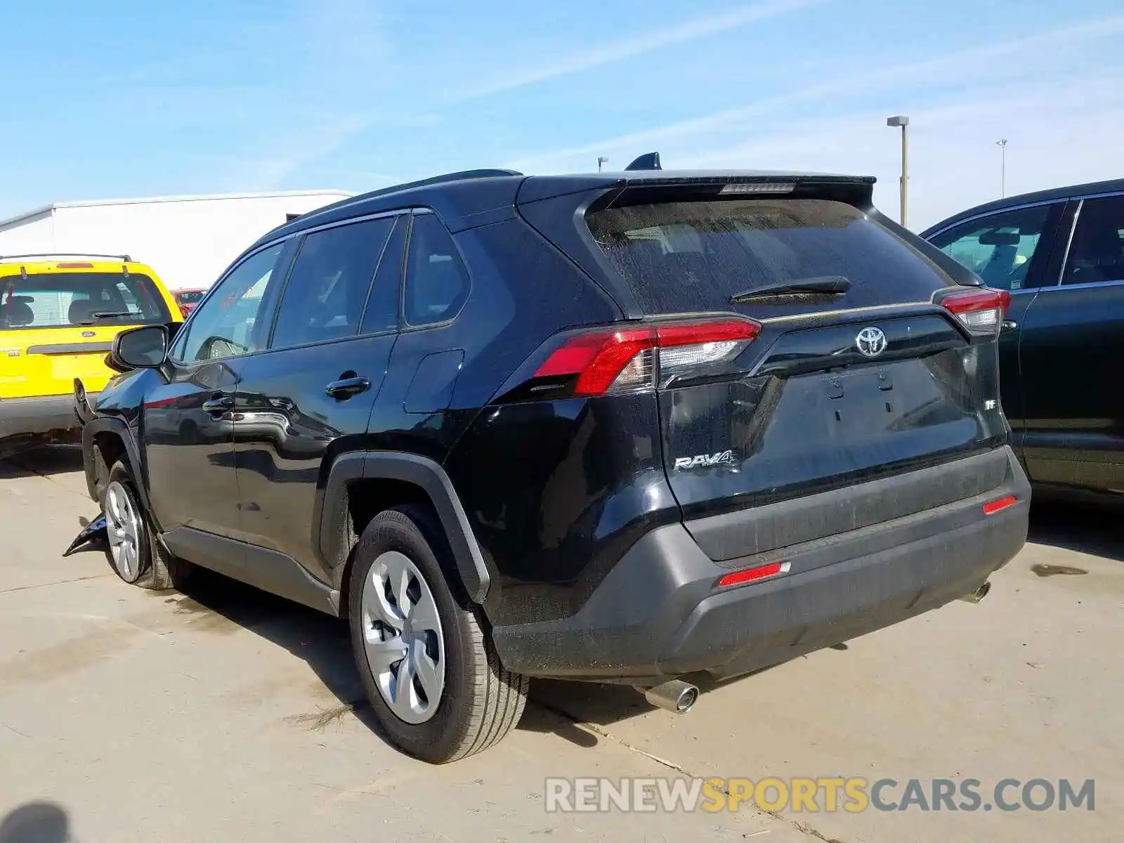 3 Photograph of a damaged car JTMH1RFV3KJ013104 TOYOTA RAV4 2019