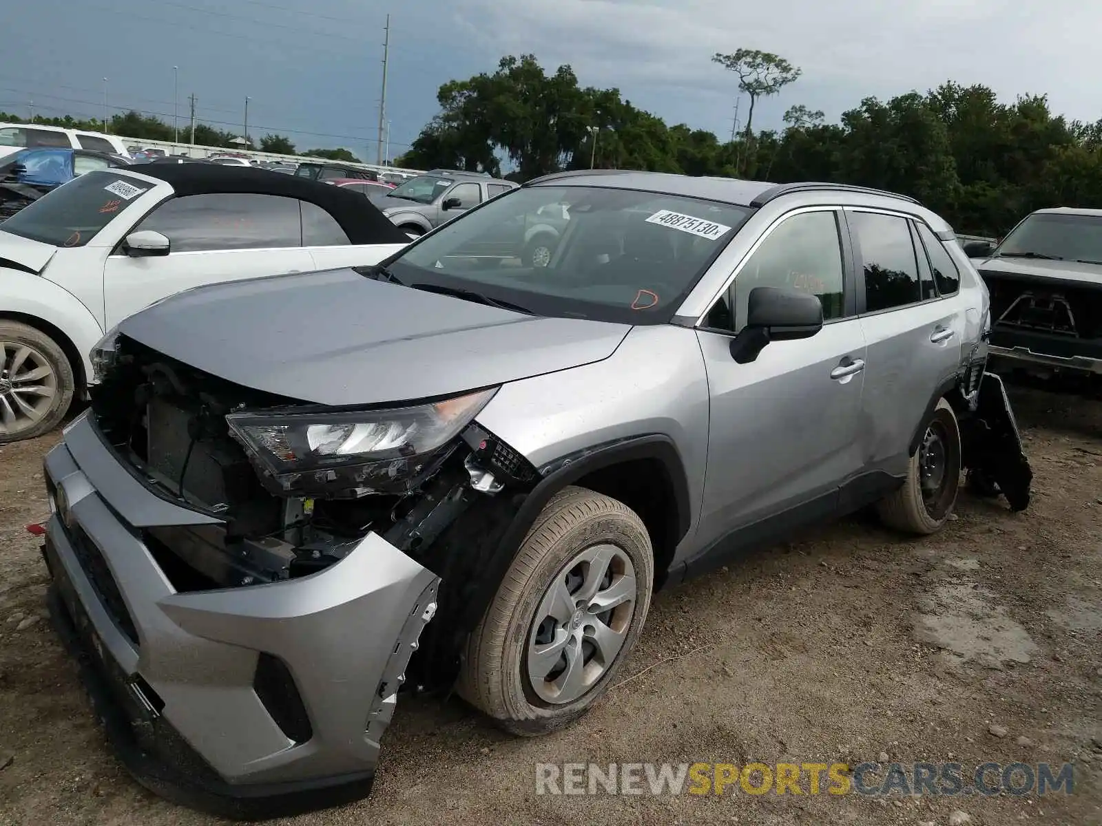 2 Photograph of a damaged car JTMH1RFV3KJ015726 TOYOTA RAV4 2019